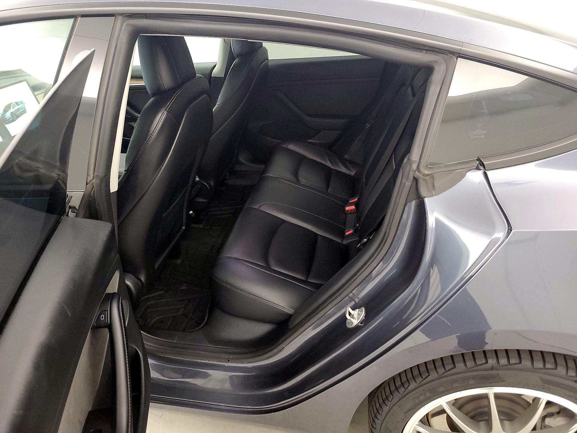 Thumbnail: 2022 Tesla Model 3 - 19