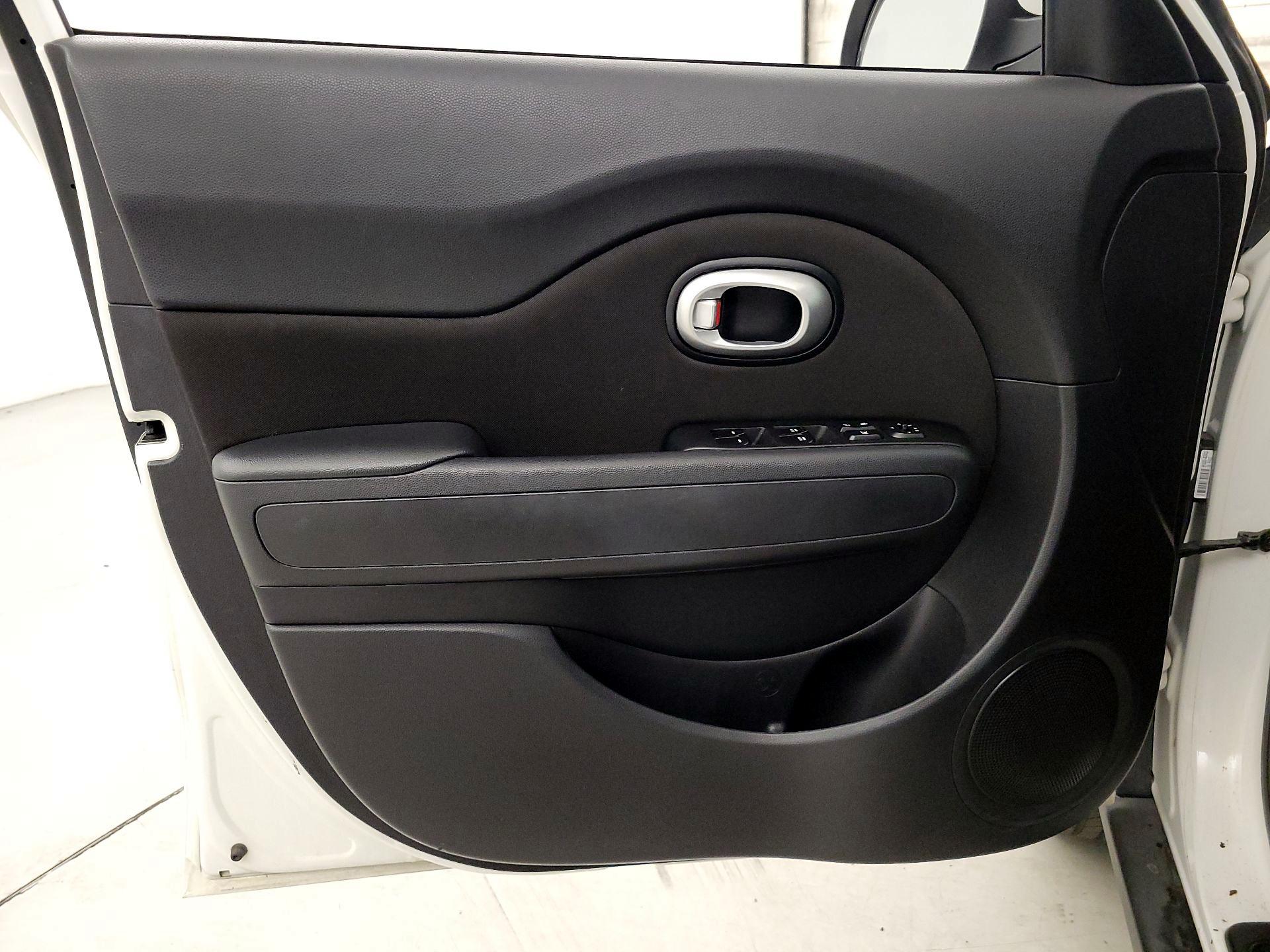 Thumbnail: 2016 Kia Soul - 12