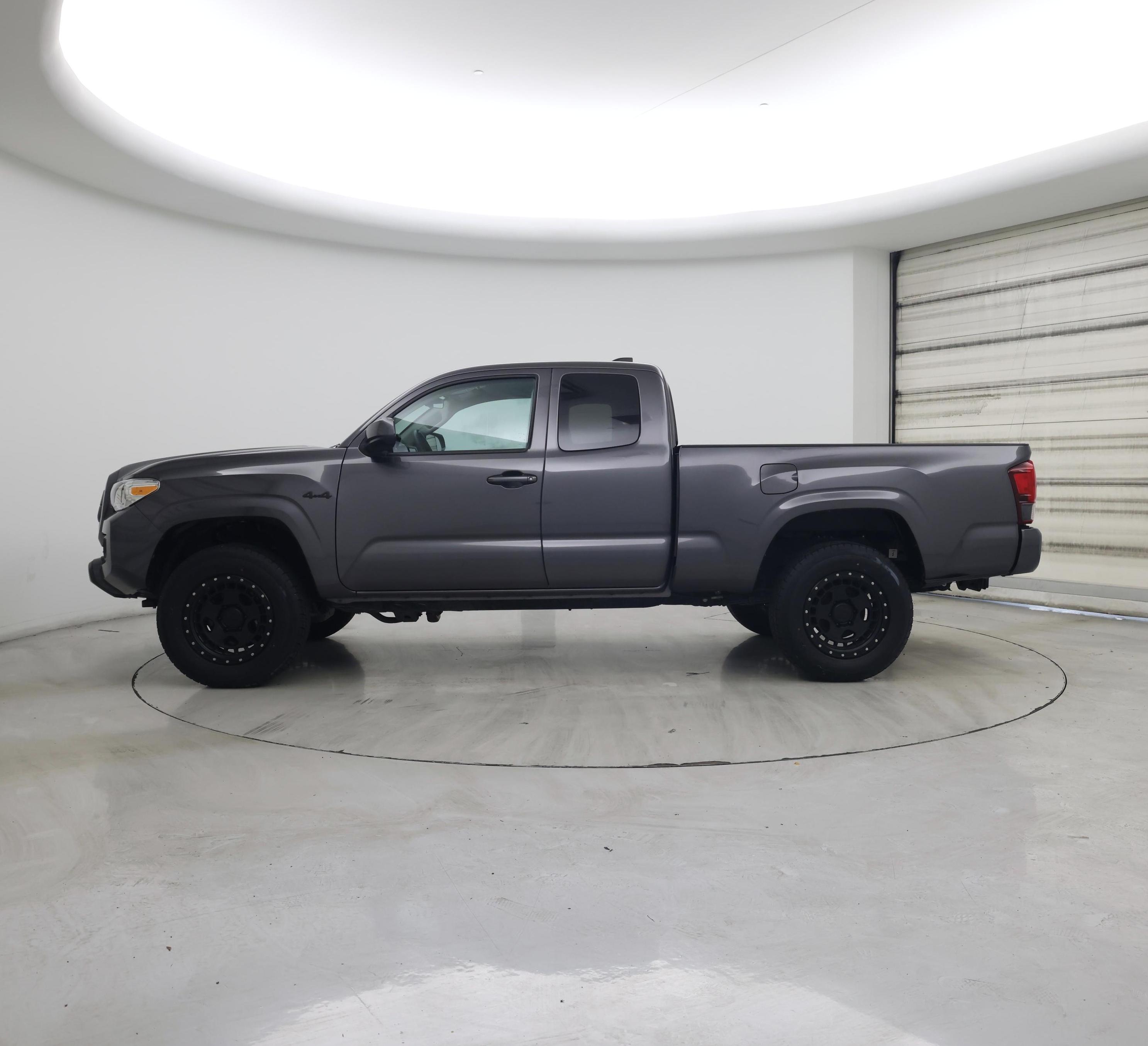 Thumbnail: 2023 Toyota Tacoma - 3