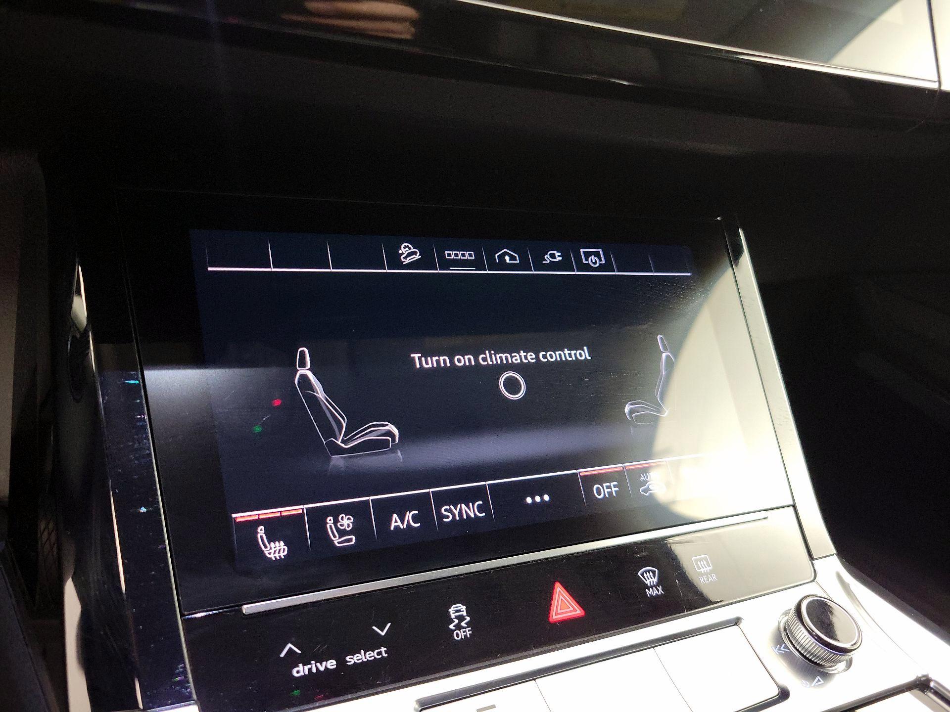 Thumbnail: 2024 Audi Q8 e-tron - 17