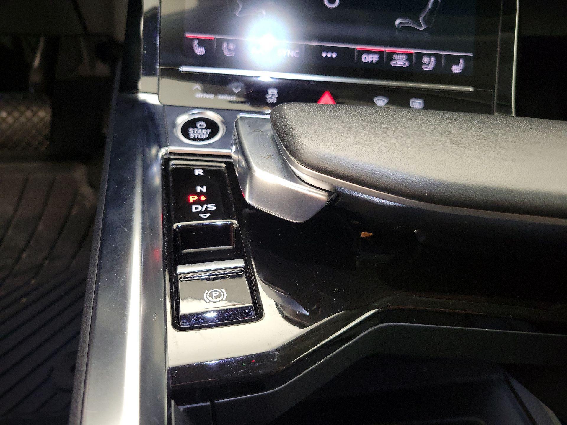 Thumbnail: 2024 Audi Q8 e-tron - 18