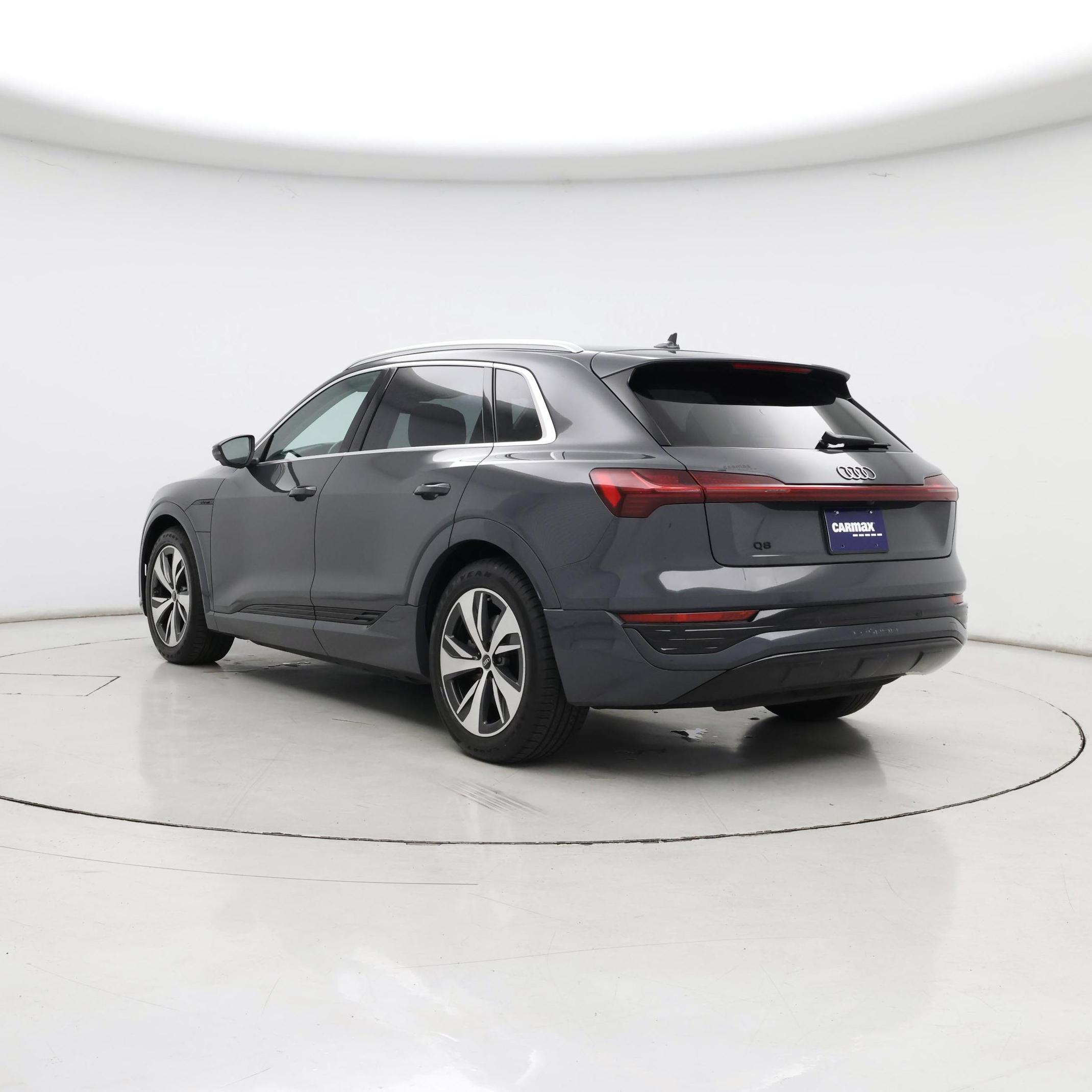 Thumbnail: 2024 Audi Q8 e-tron - 2