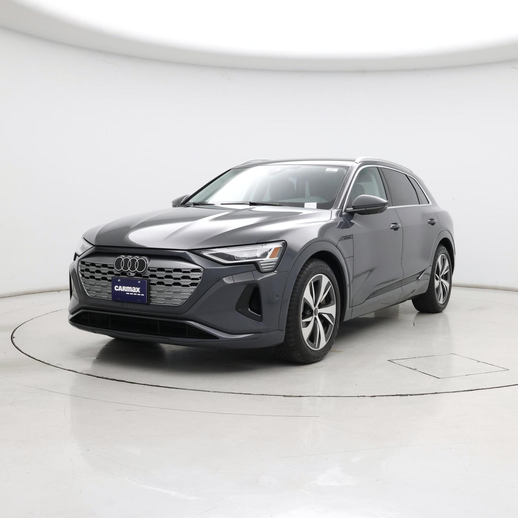 Thumbnail: 2024 Audi Q8 e-tron - 4