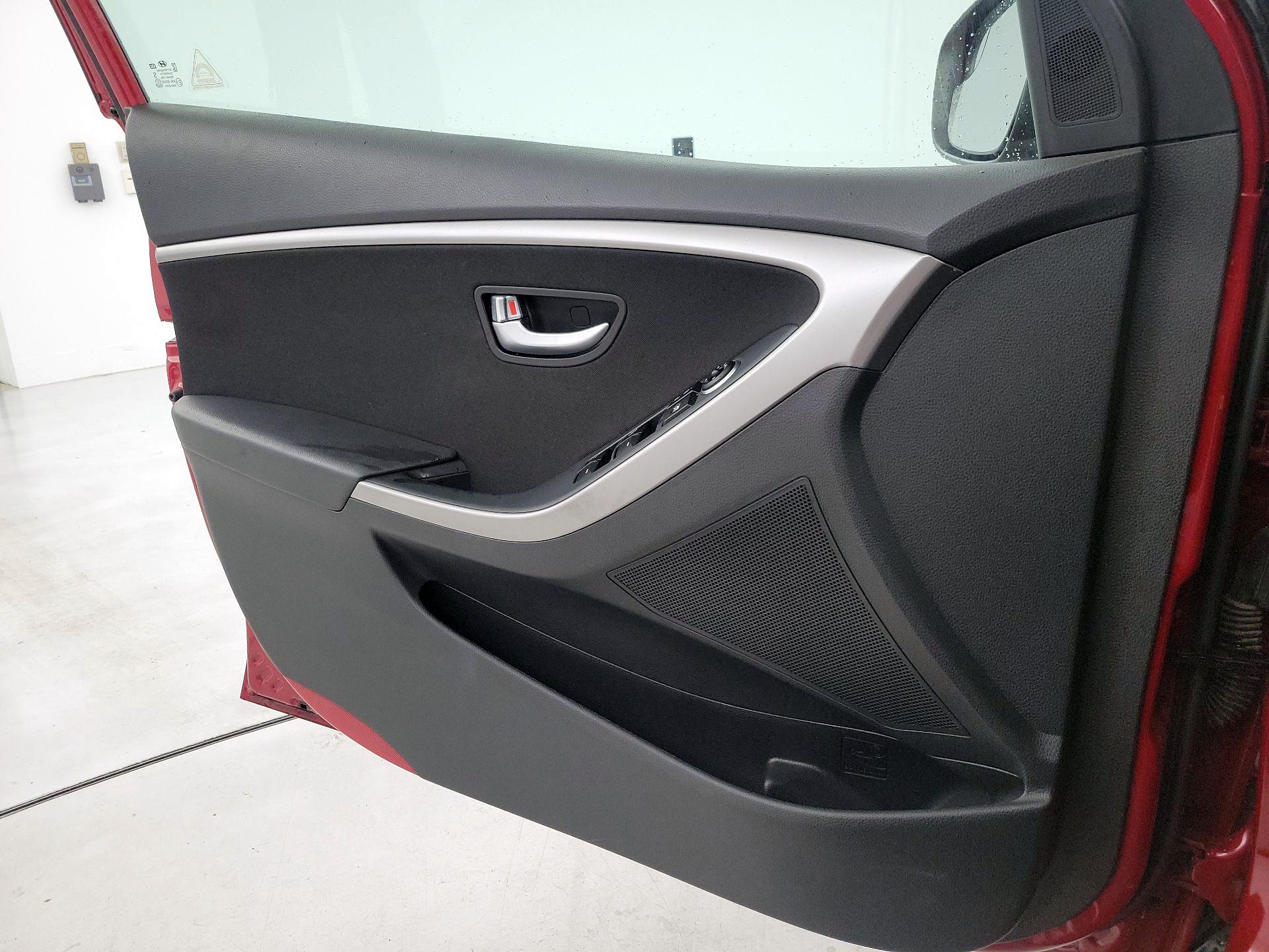 Thumbnail: 2016 Hyundai Elantra - 12