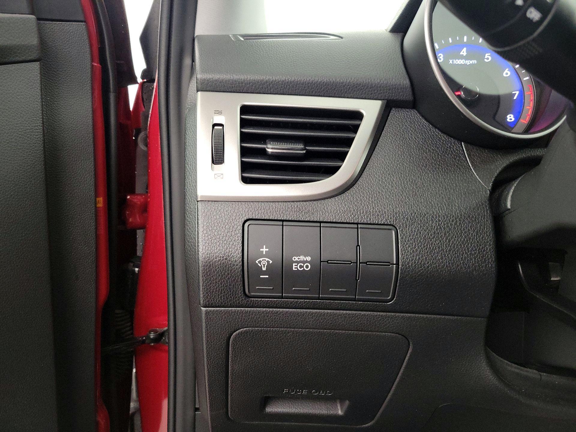 Thumbnail: 2016 Hyundai Elantra - 13