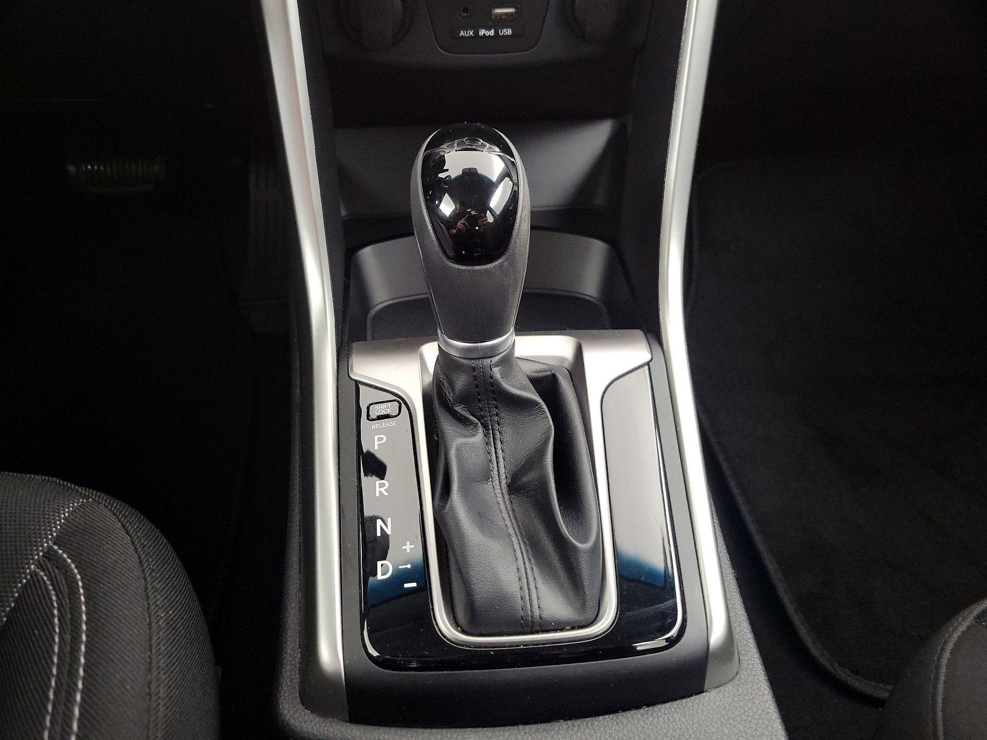 Thumbnail: 2016 Hyundai Elantra - 16