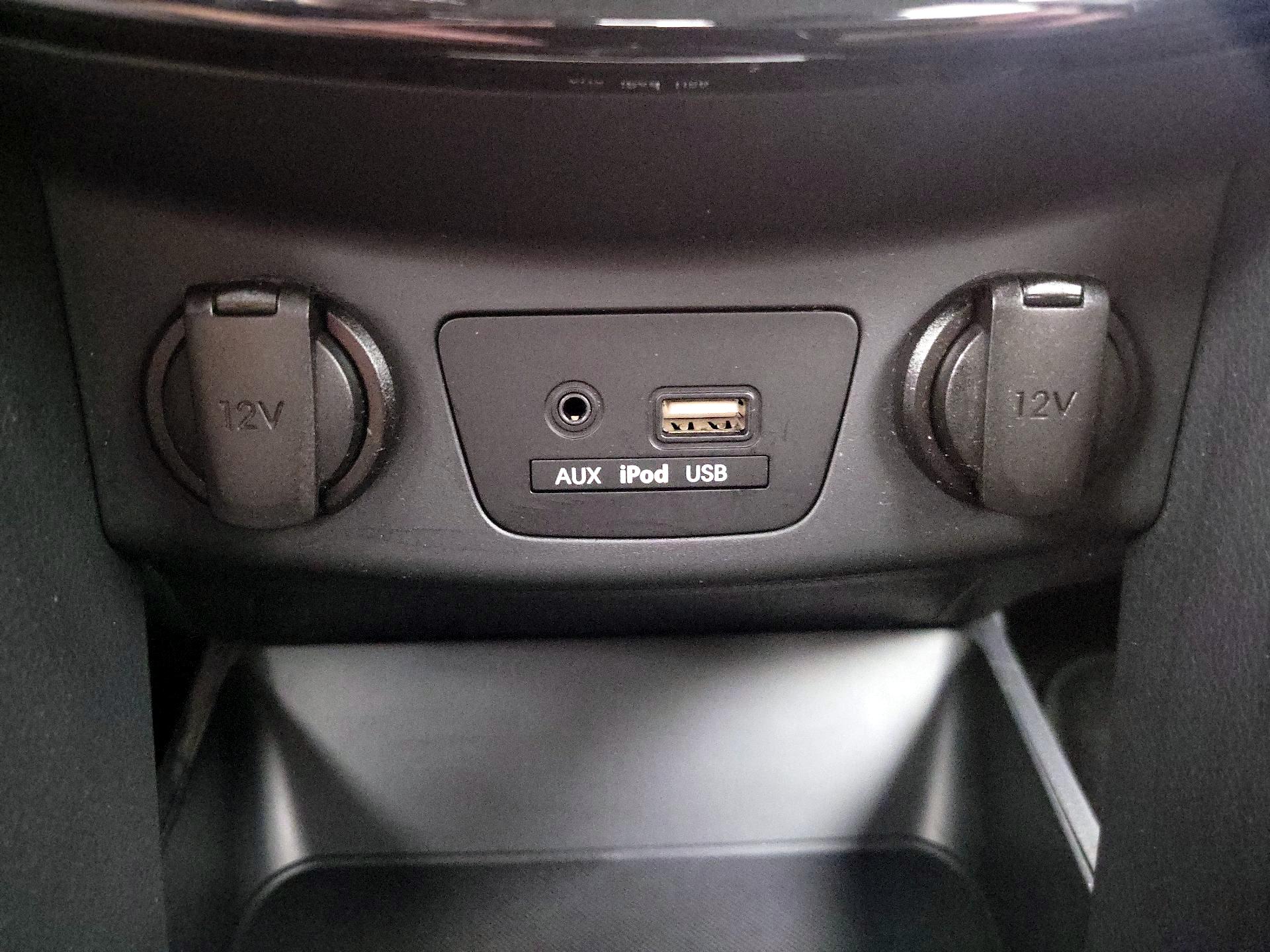 Thumbnail: 2016 Hyundai Elantra - 17