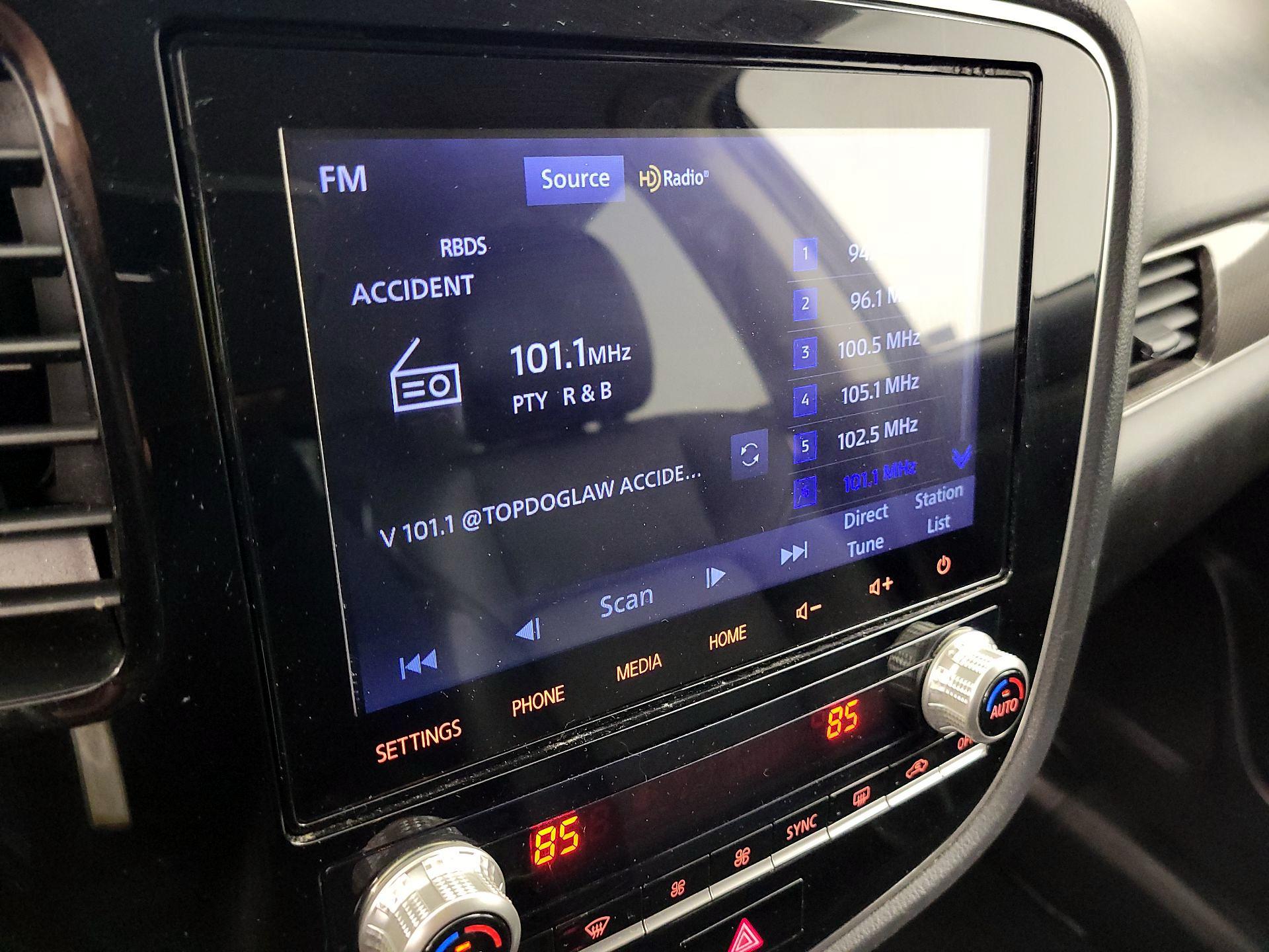 Thumbnail: 2020 Mitsubishi Outlander - 14