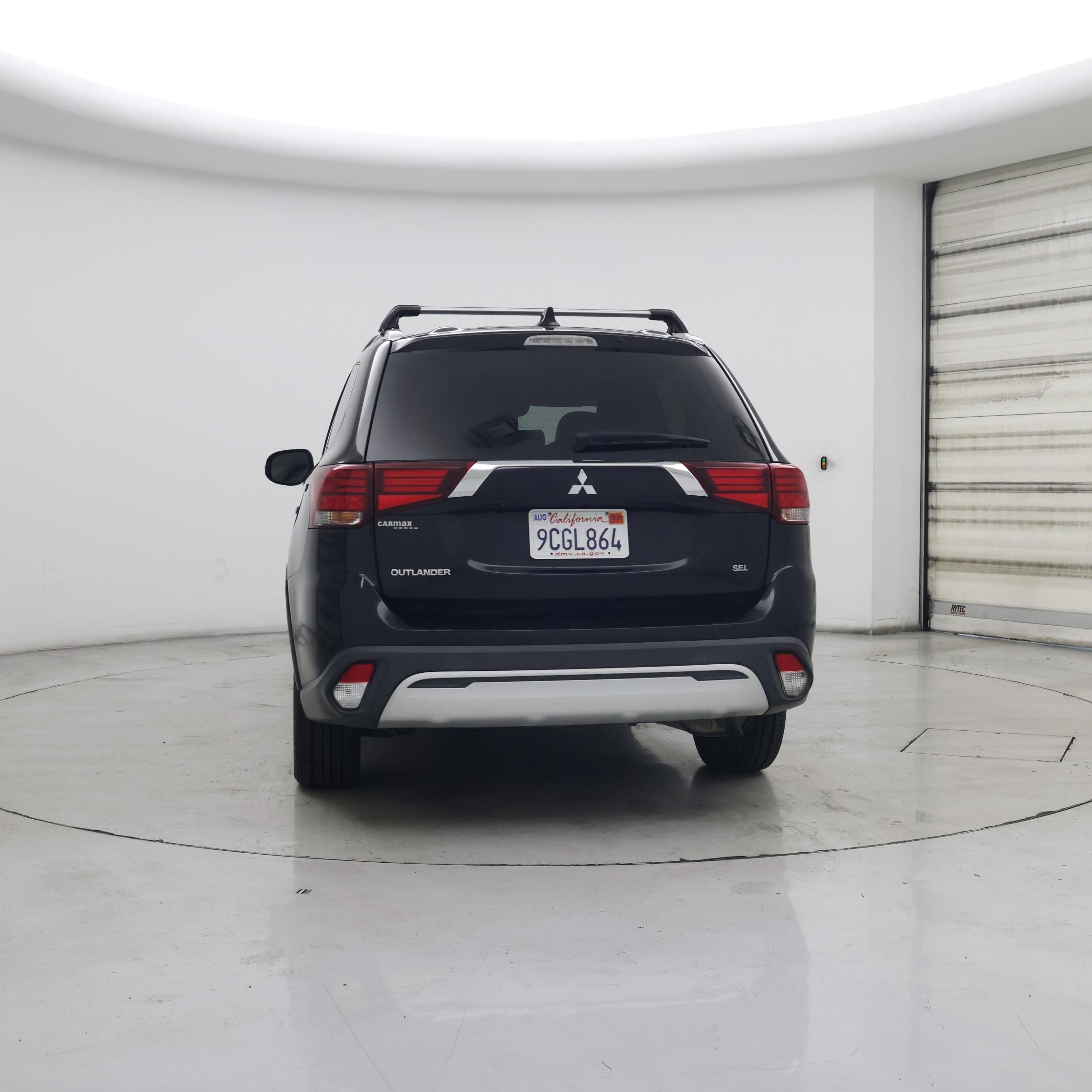 Thumbnail: 2020 Mitsubishi Outlander - 6