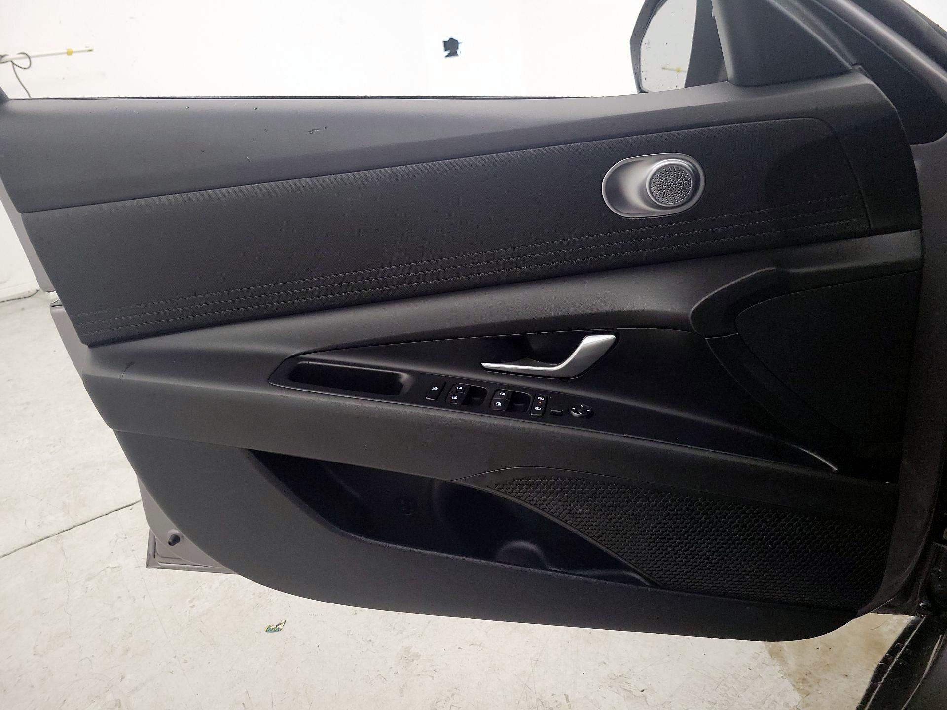 Thumbnail: 2025 Hyundai Elantra - 12