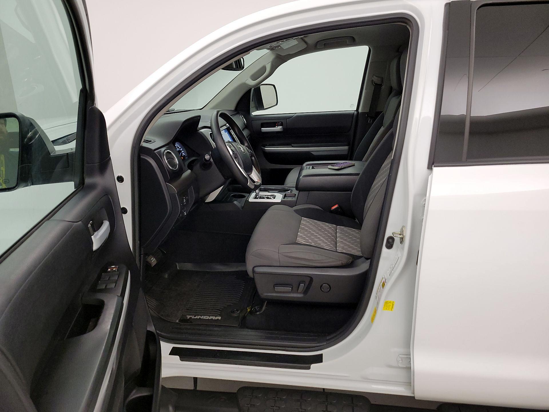 Thumbnail: 2020 Toyota Tundra - 11