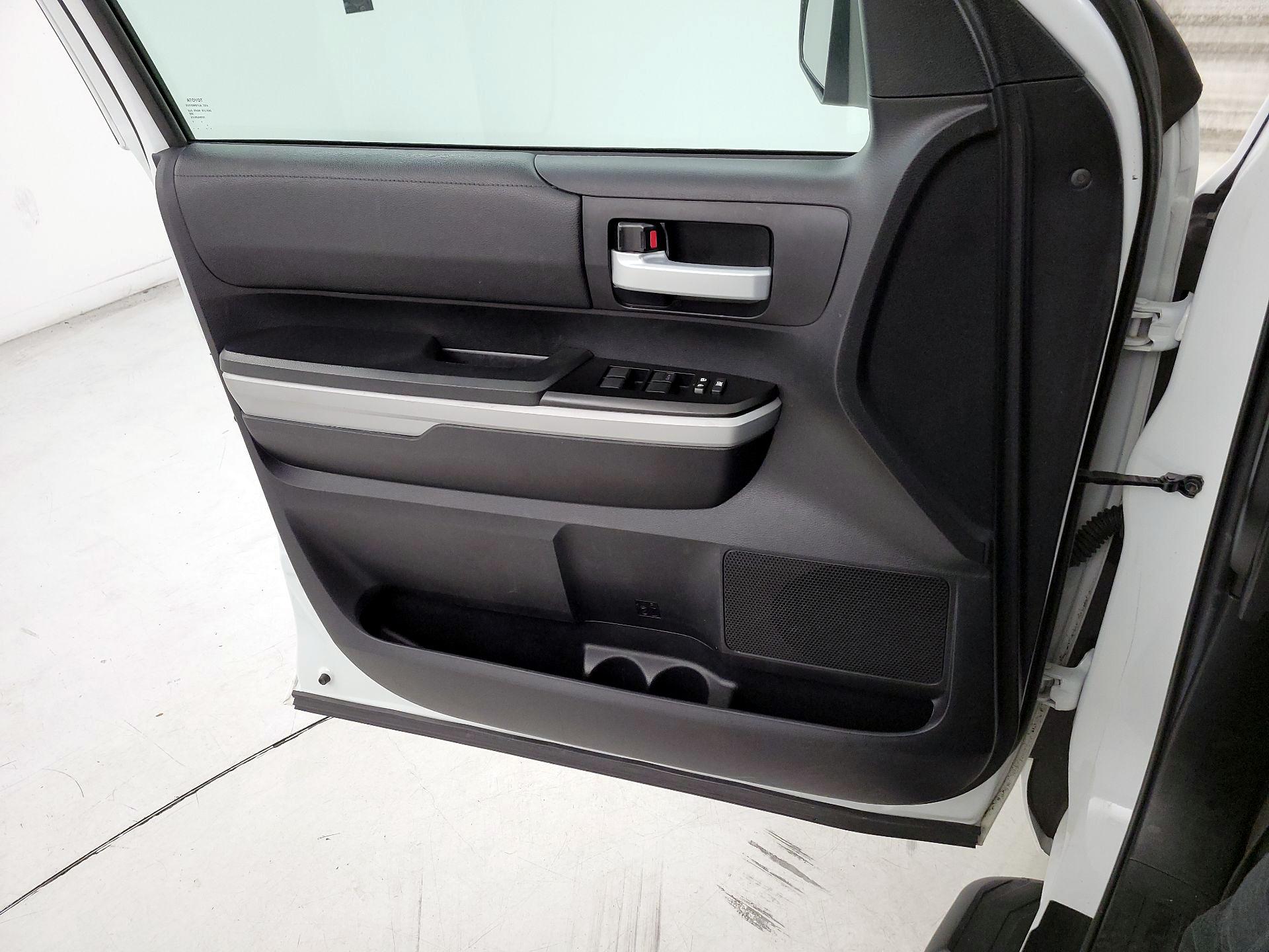 Thumbnail: 2020 Toyota Tundra - 12