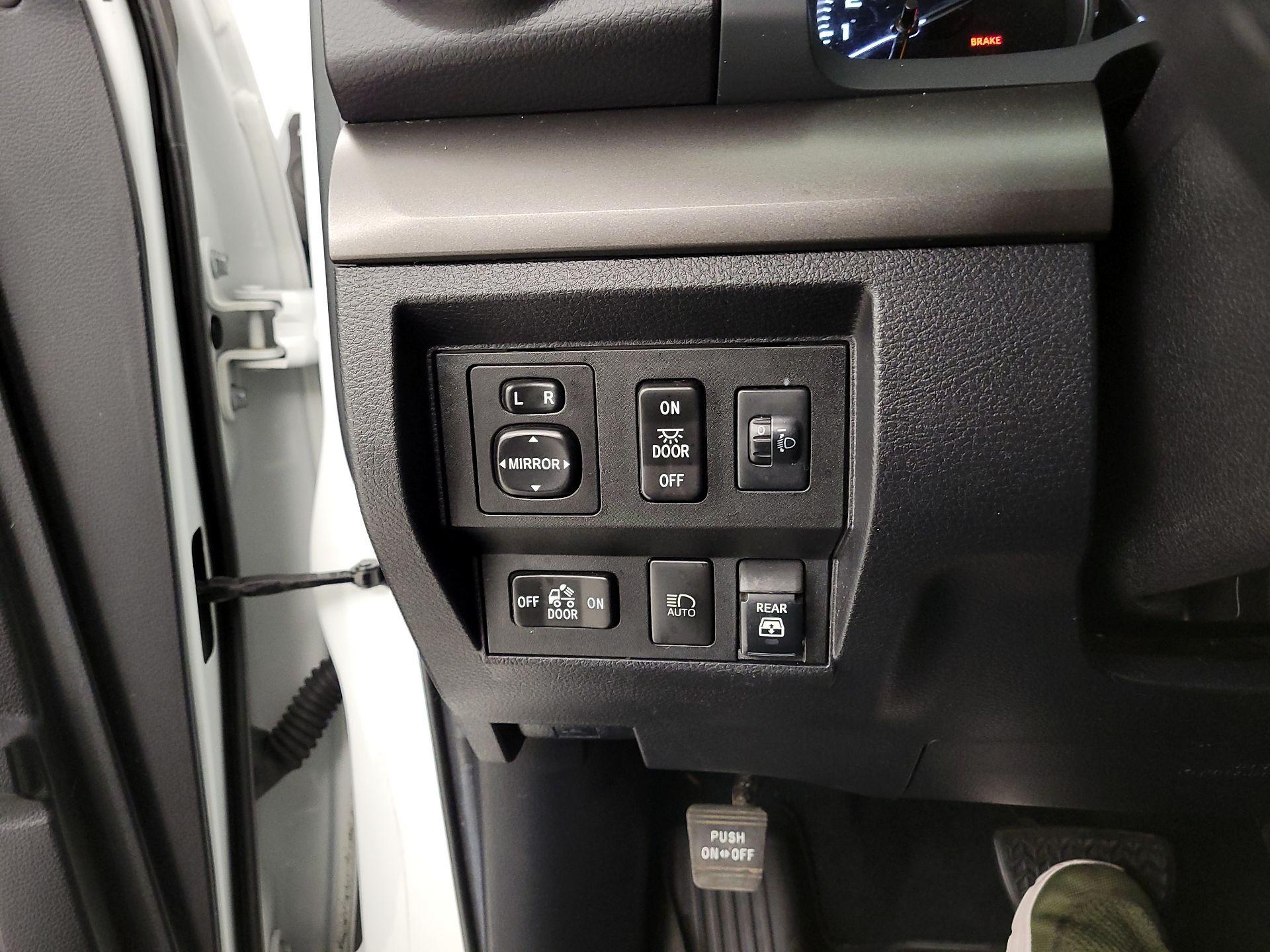 Thumbnail: 2020 Toyota Tundra - 13