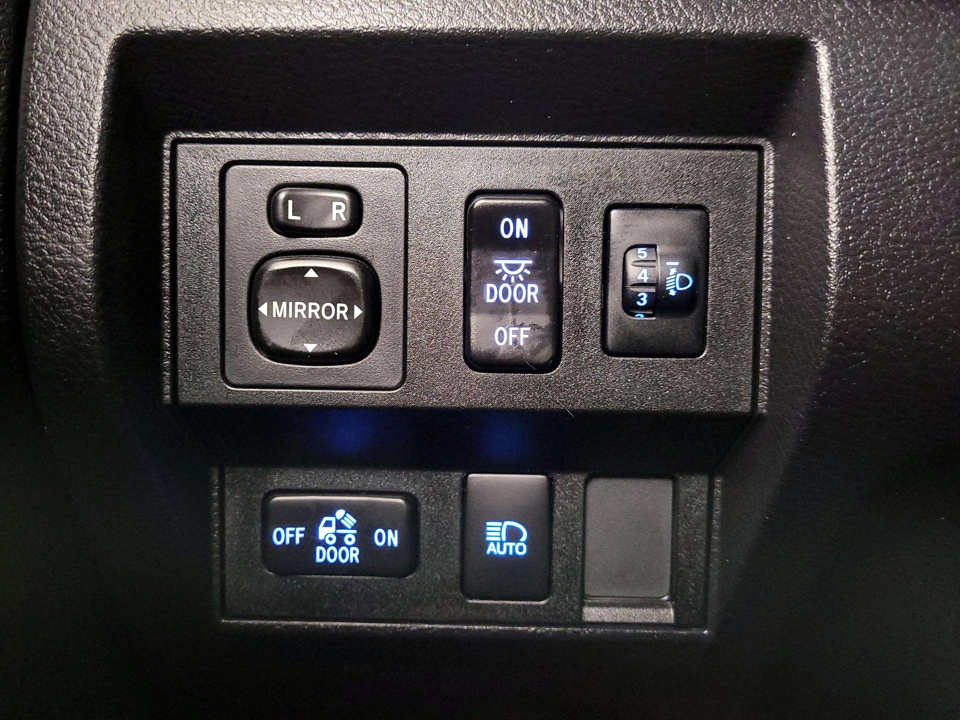 Thumbnail: 2020 Toyota Tundra - 13