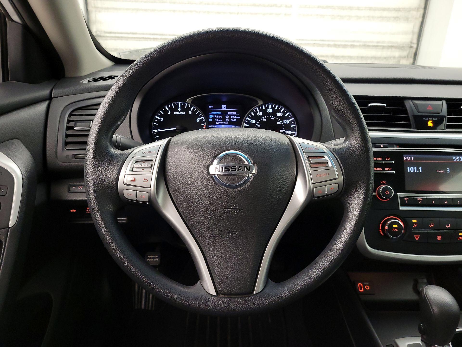 Thumbnail: 2018 Nissan Altima - 10