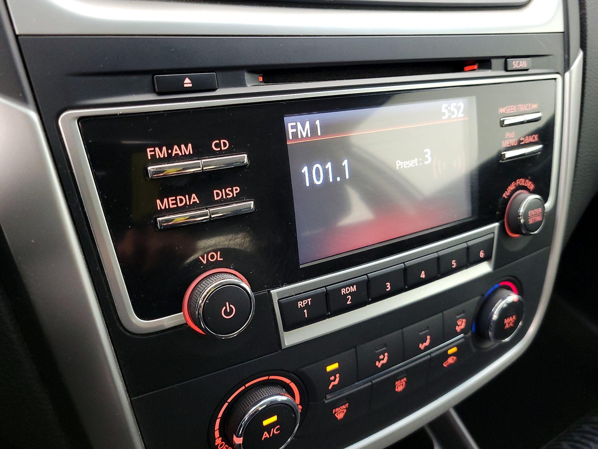 Thumbnail: 2018 Nissan Altima - 15