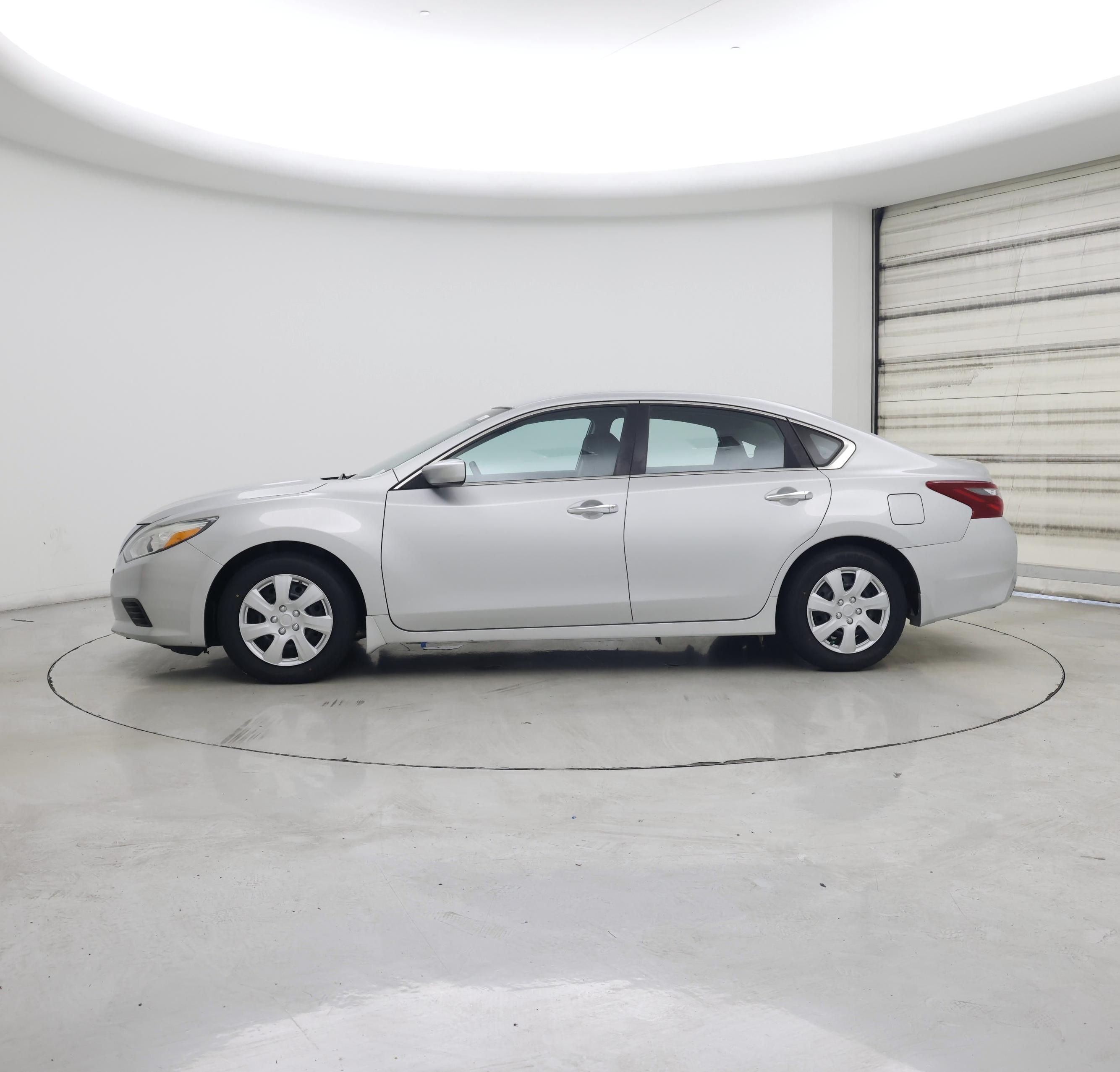 Thumbnail: 2018 Nissan Altima - 3