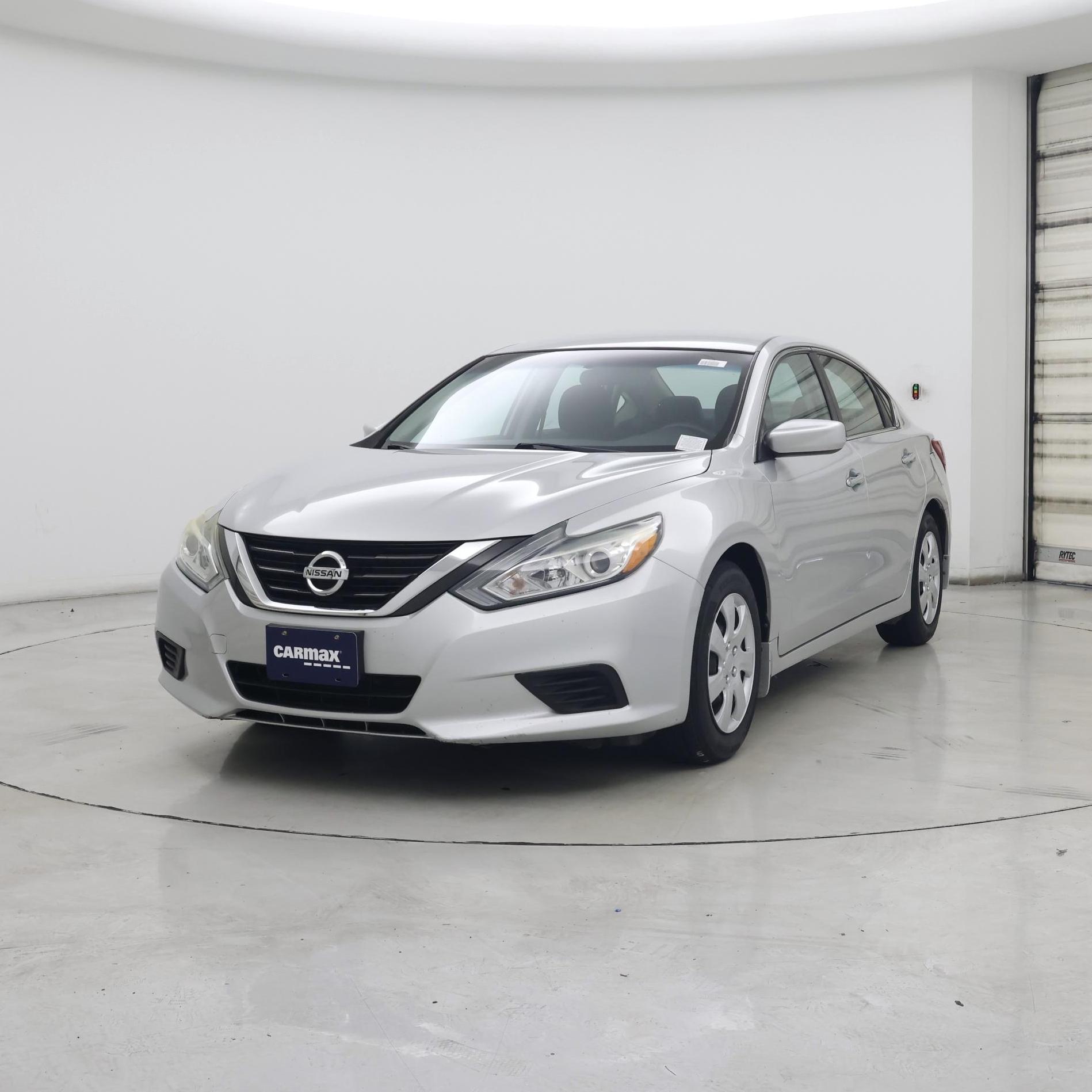 Thumbnail: 2018 Nissan Altima - 4