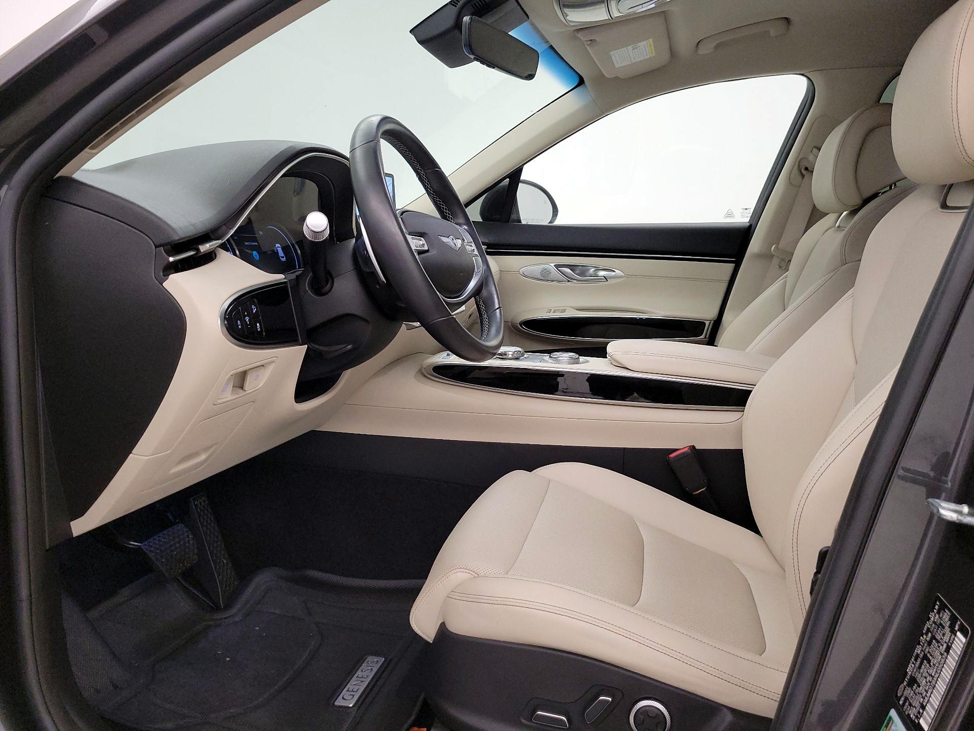 Thumbnail: 2022 Genesis GV70 - 11