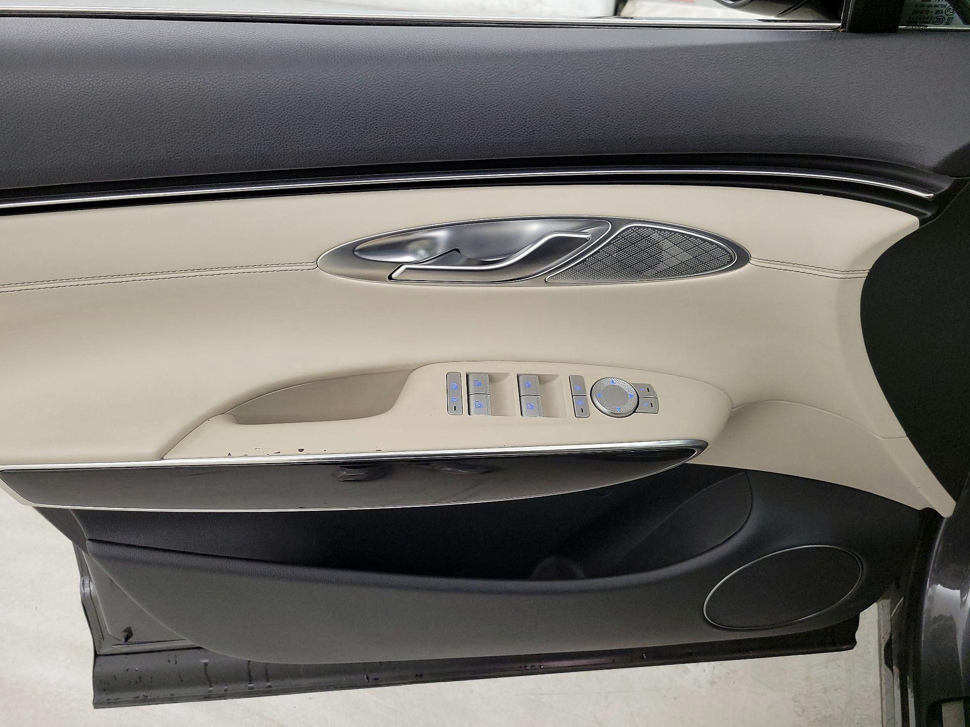 Thumbnail: 2022 Genesis GV70 - 12