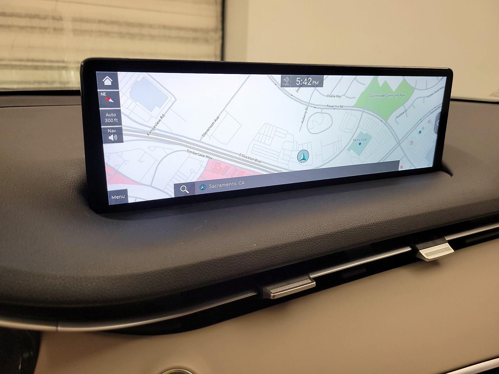 Thumbnail: 2022 Genesis GV70 - 14