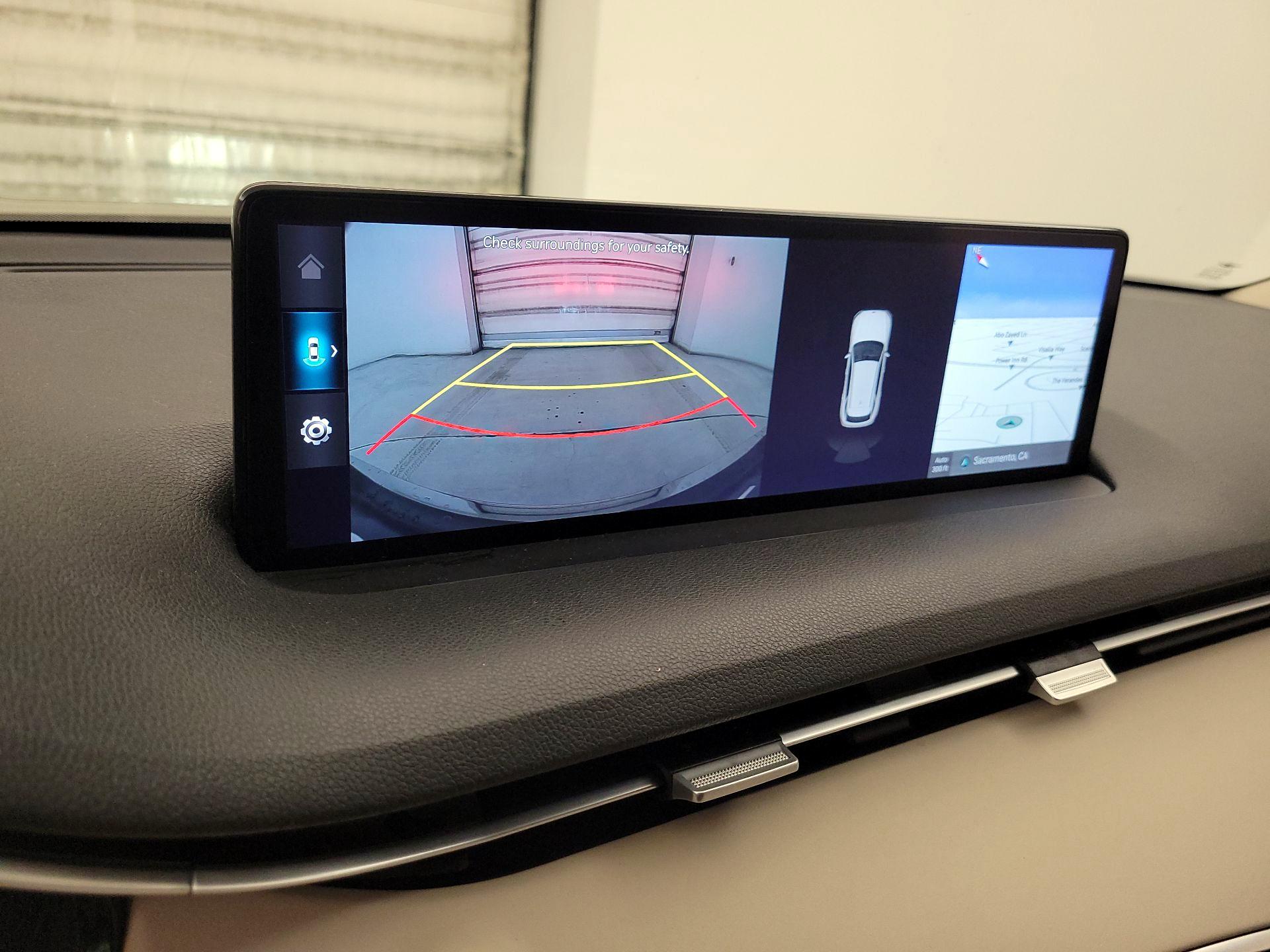 Thumbnail: 2022 Genesis GV70 - 15