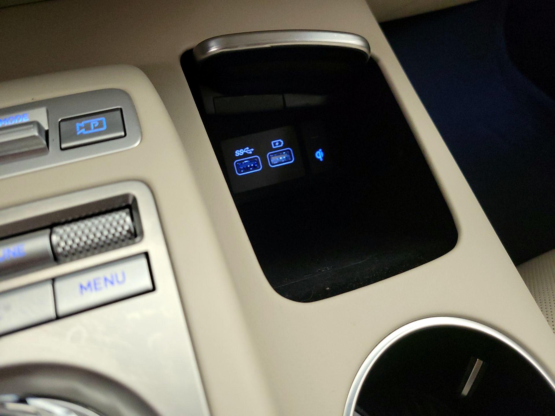 Thumbnail: 2022 Genesis GV70 - 19