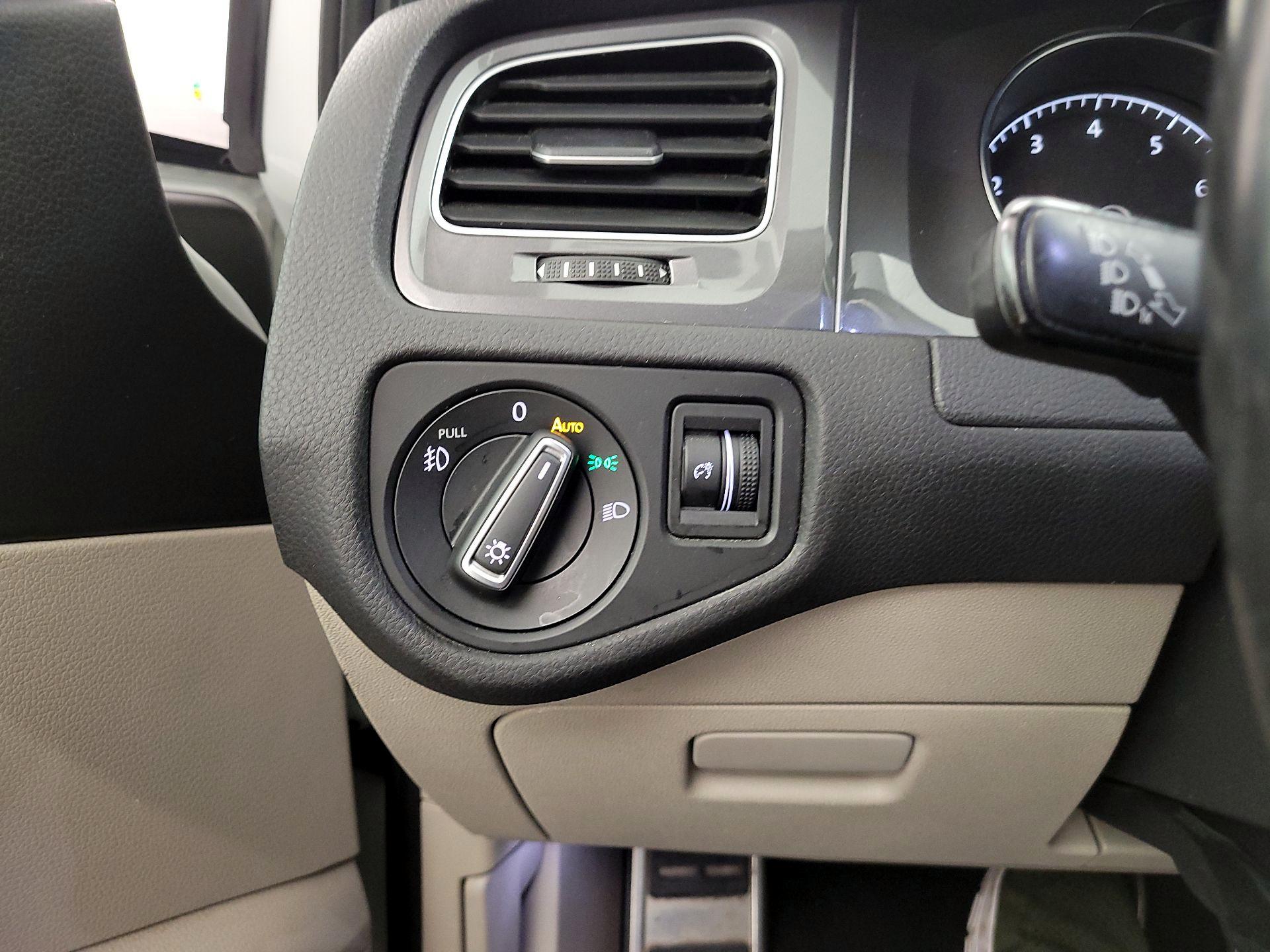 Thumbnail: 2017 Volkswagen Golf - 13