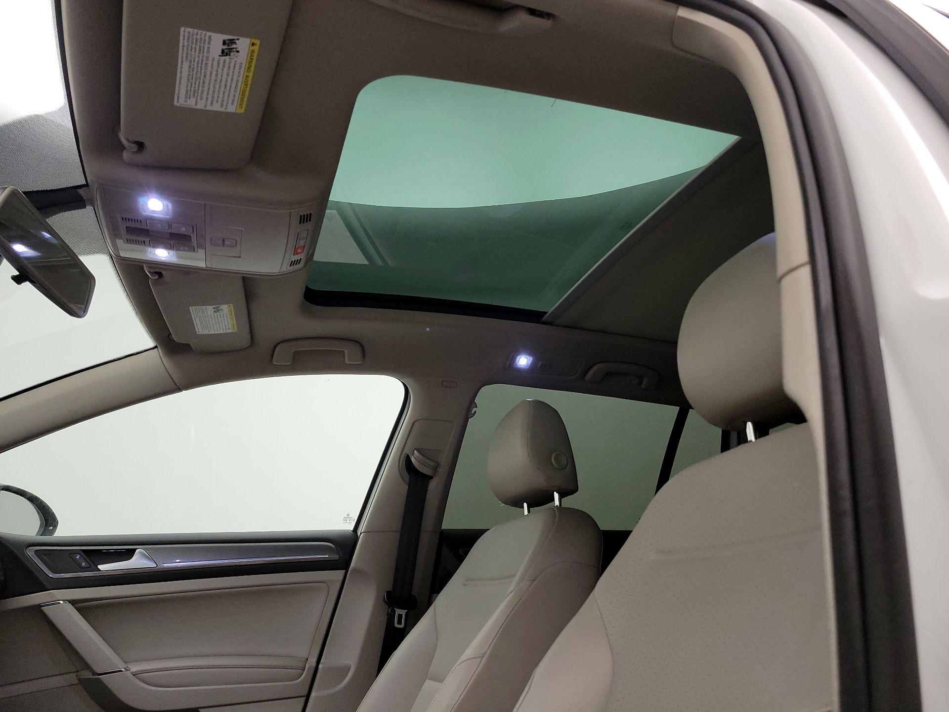 Thumbnail: 2017 Volkswagen Golf - 19