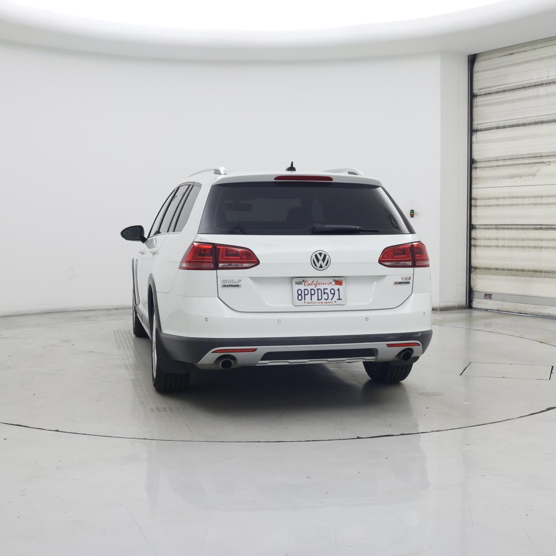 Thumbnail: 2017 Volkswagen Golf - 6