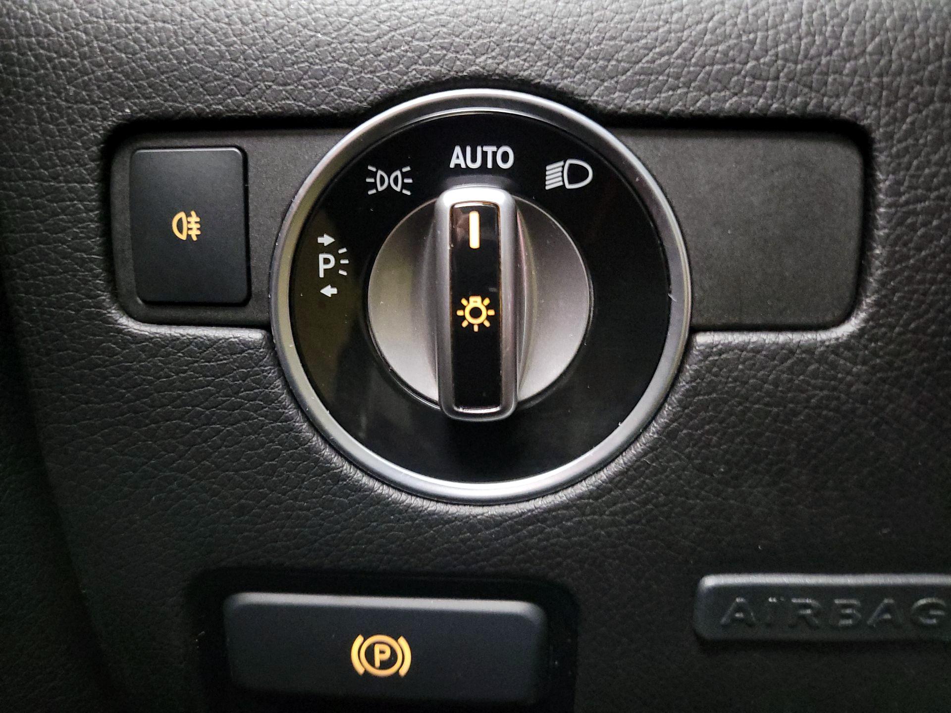 Thumbnail: 2018 Mercedes-Benz SLC - 13