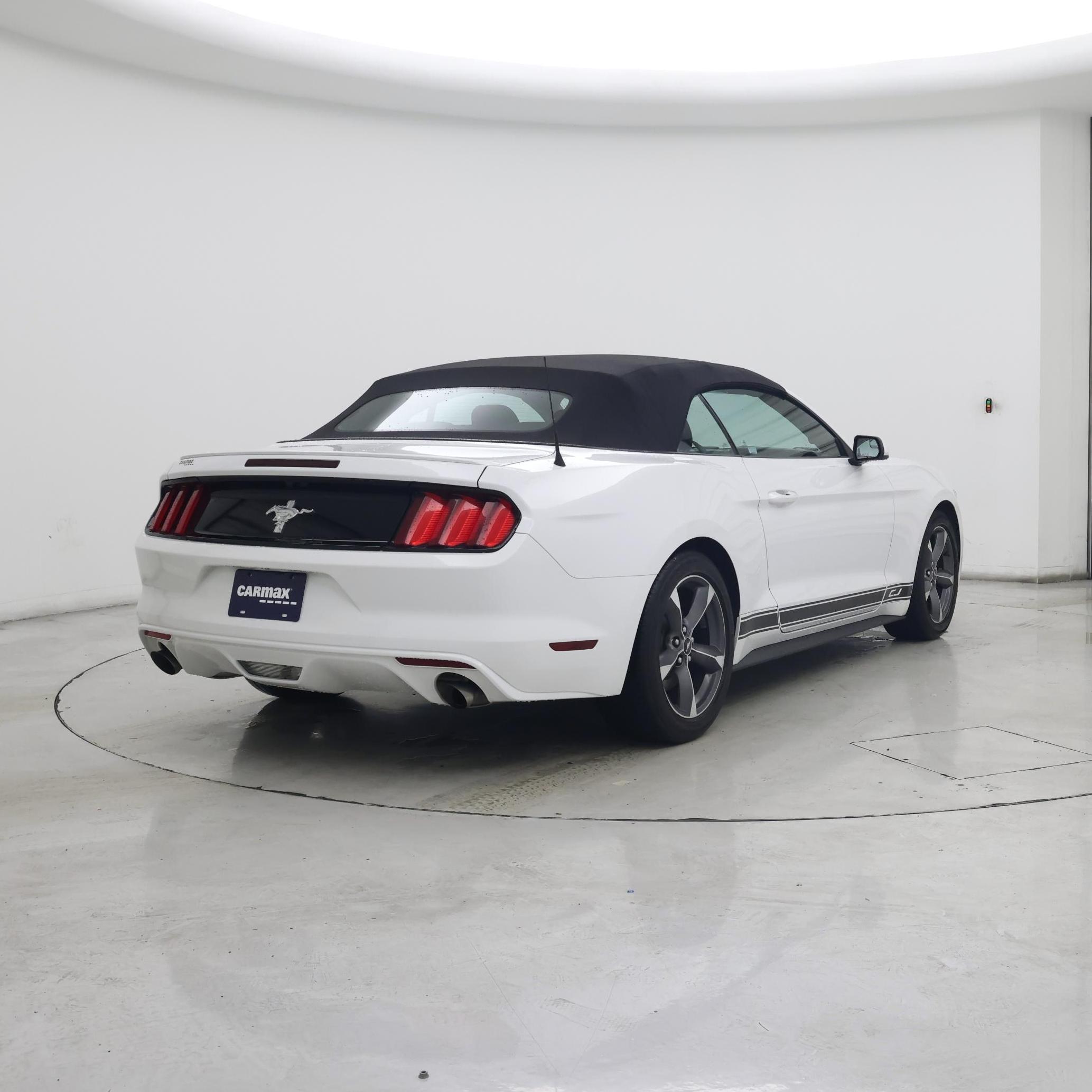 Thumbnail: 2015 Ford Mustang - 8