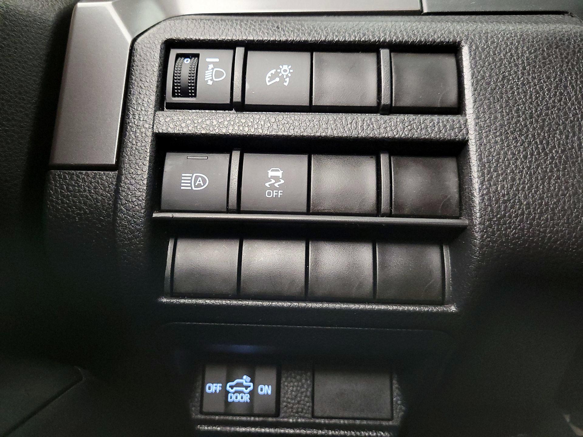 Thumbnail: 2024 Toyota Tacoma - 13