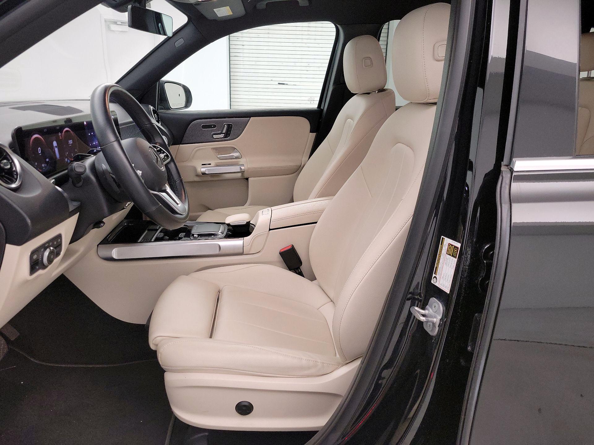 Thumbnail: 2023 Mercedes-Benz GLB - 11