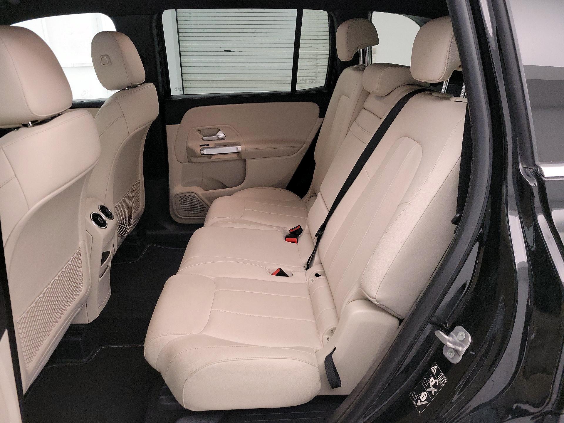 Thumbnail: 2023 Mercedes-Benz GLB - 19