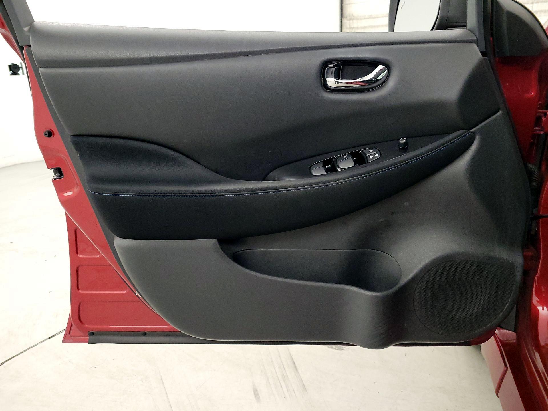 Thumbnail: 2019 Nissan Leaf - 12