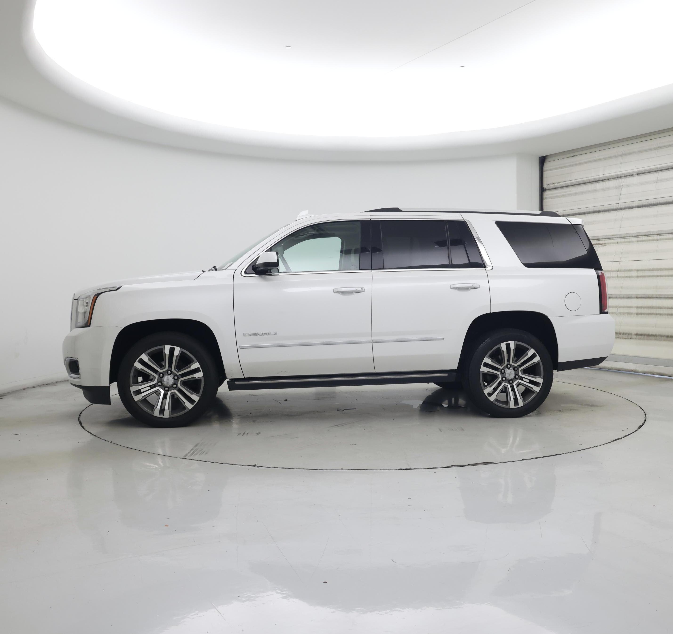 Thumbnail: 2019 GMC Yukon - 3