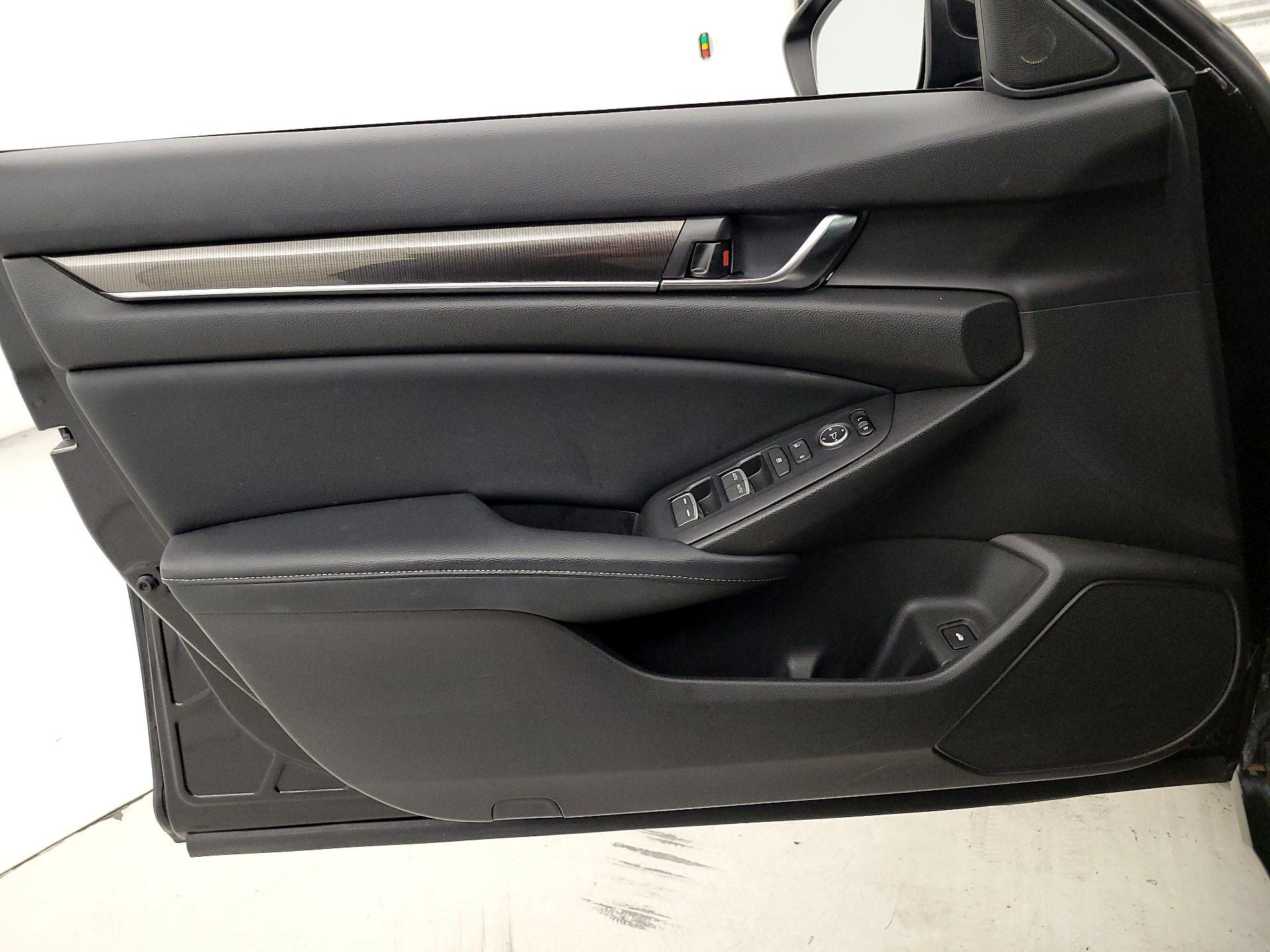 Thumbnail: 2018 Honda Accord - 12