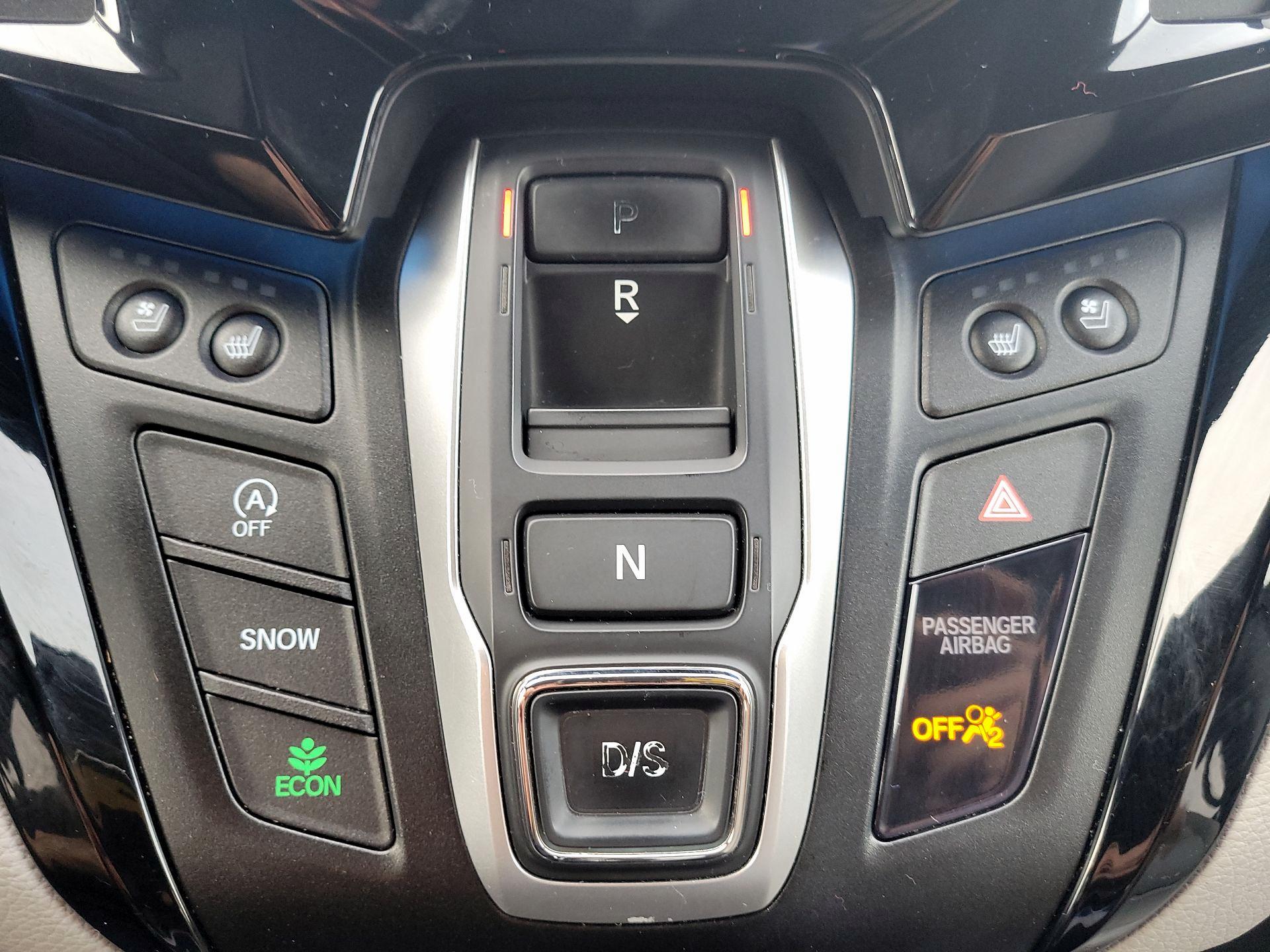 Thumbnail: 2018 Honda Odyssey - 17