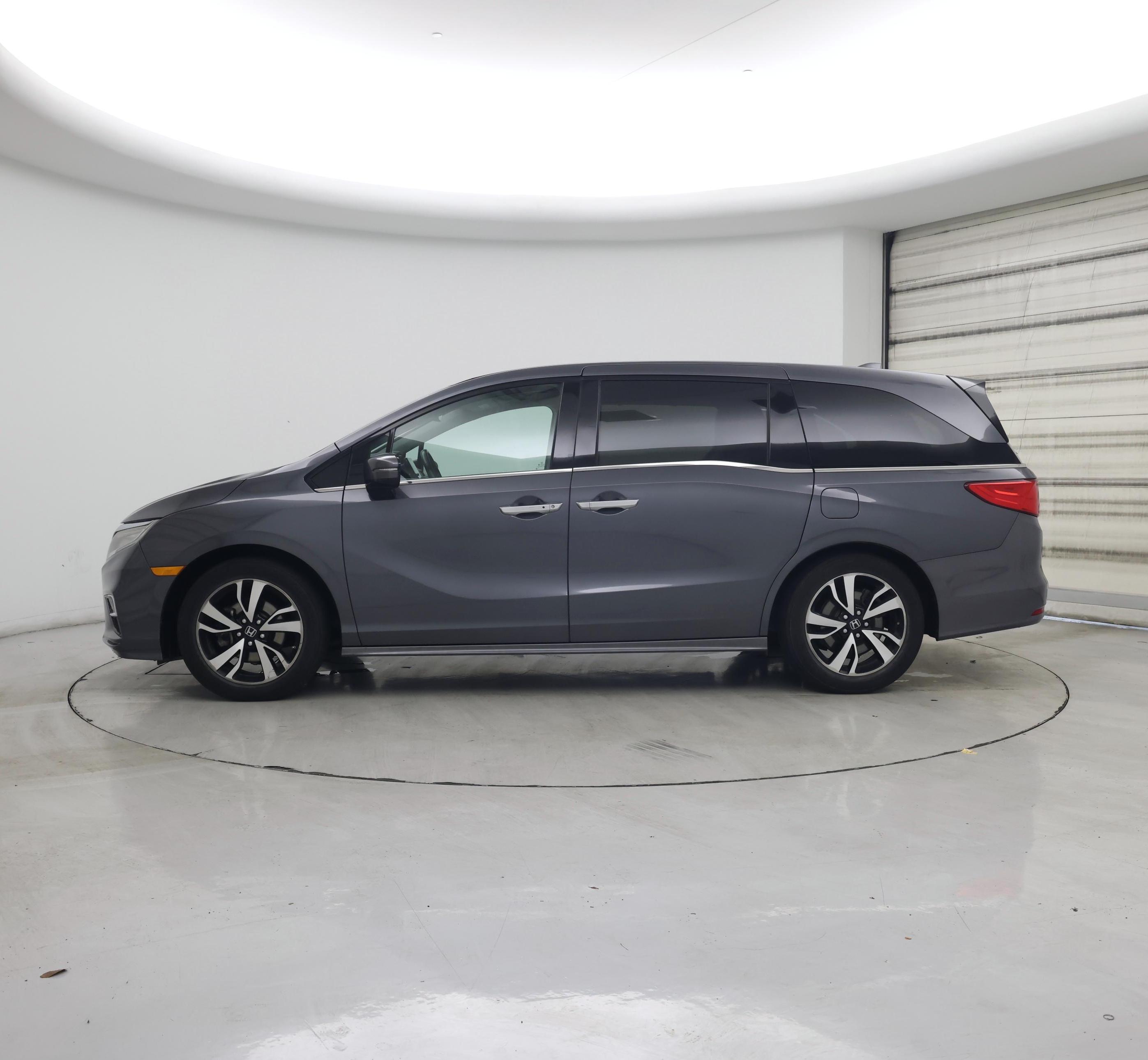Thumbnail: 2018 Honda Odyssey - 3