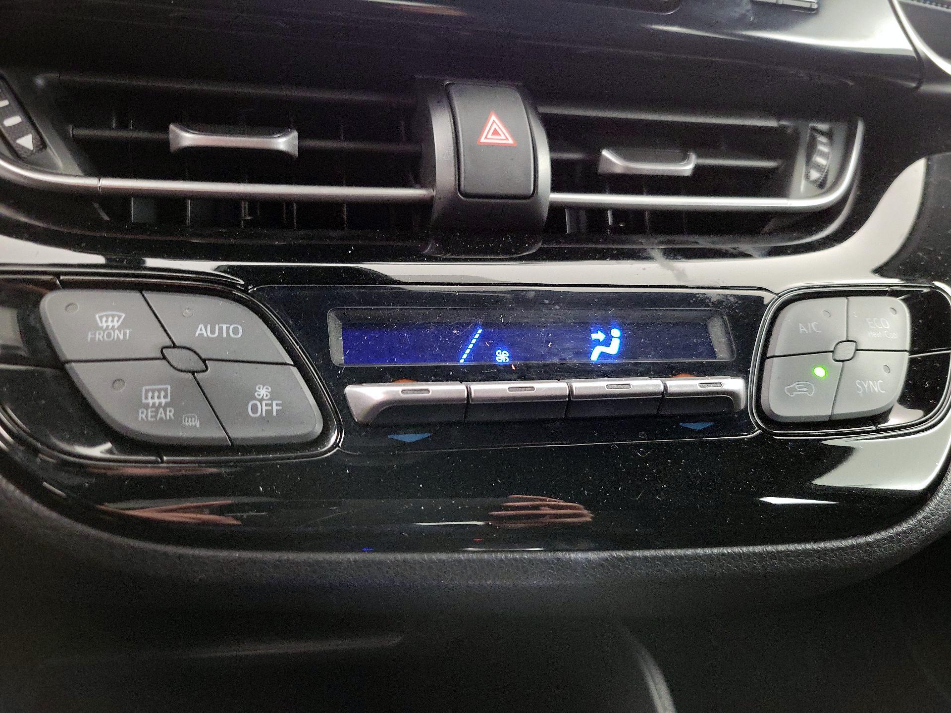 Thumbnail: 2018 Toyota C-HR - 15