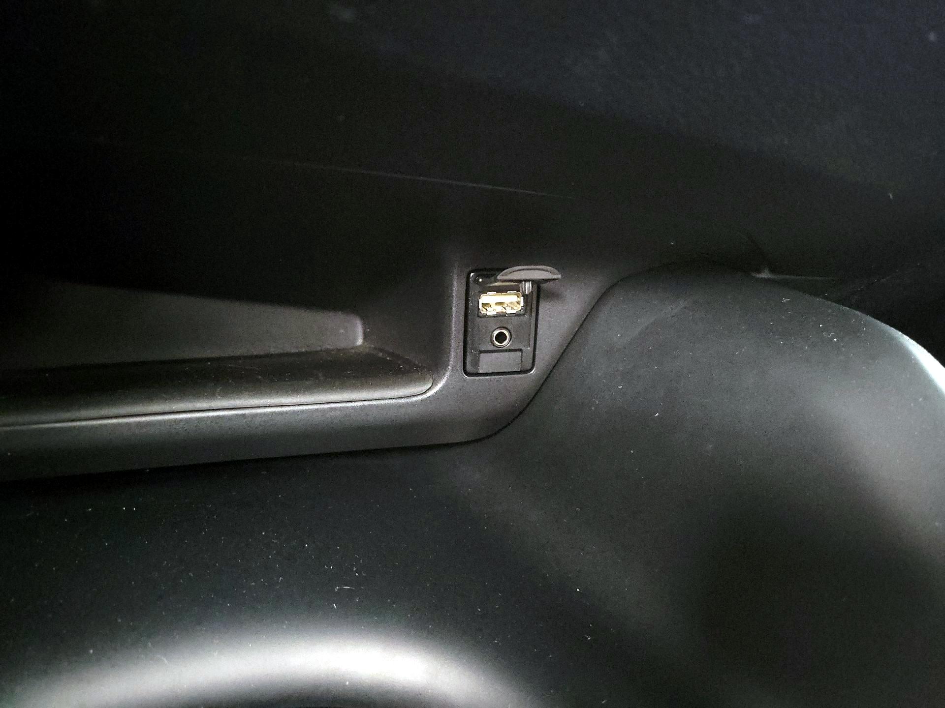 Thumbnail: 2018 Toyota C-HR - 17