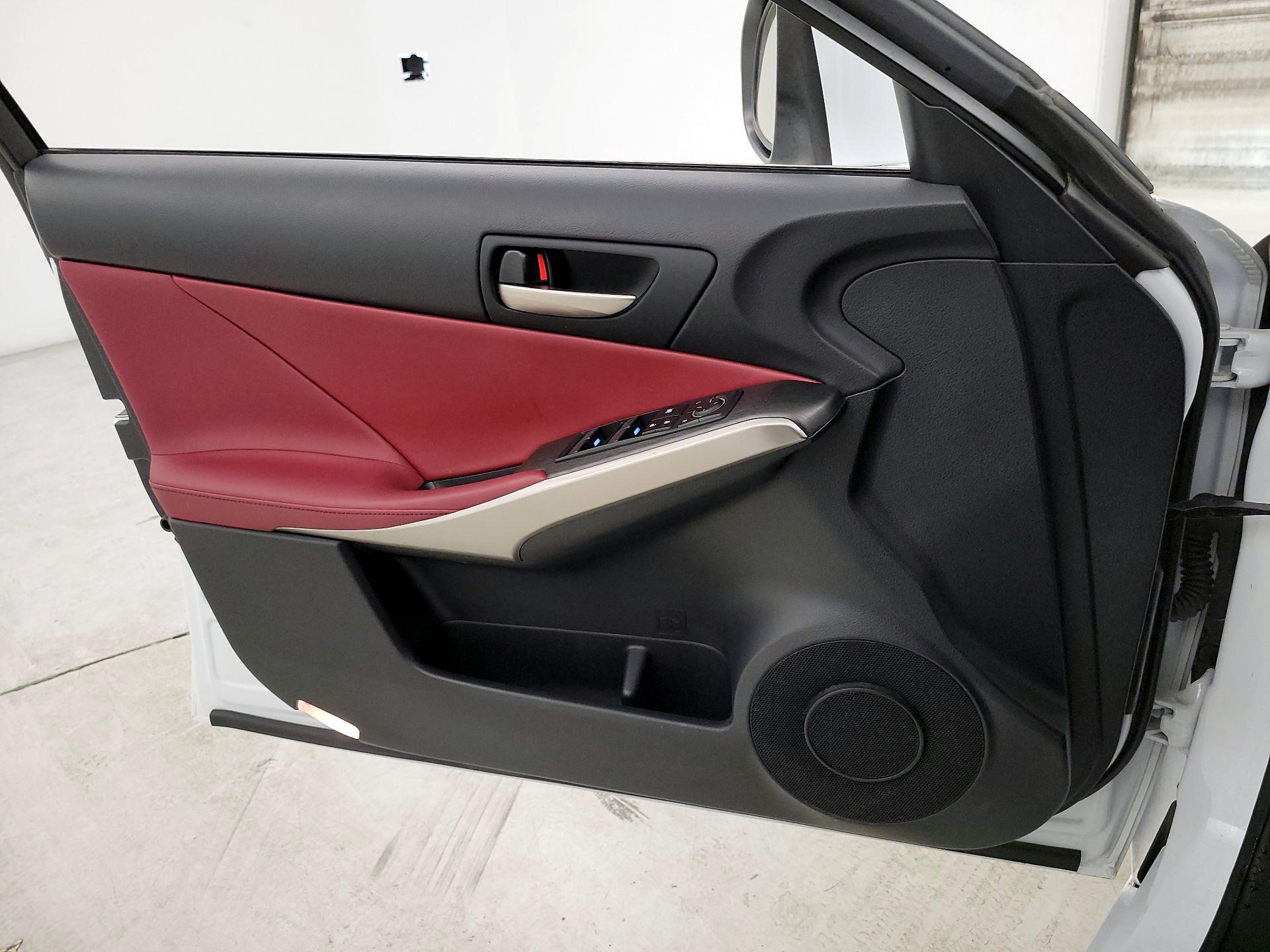 Thumbnail: 2019 Lexus IS - 12