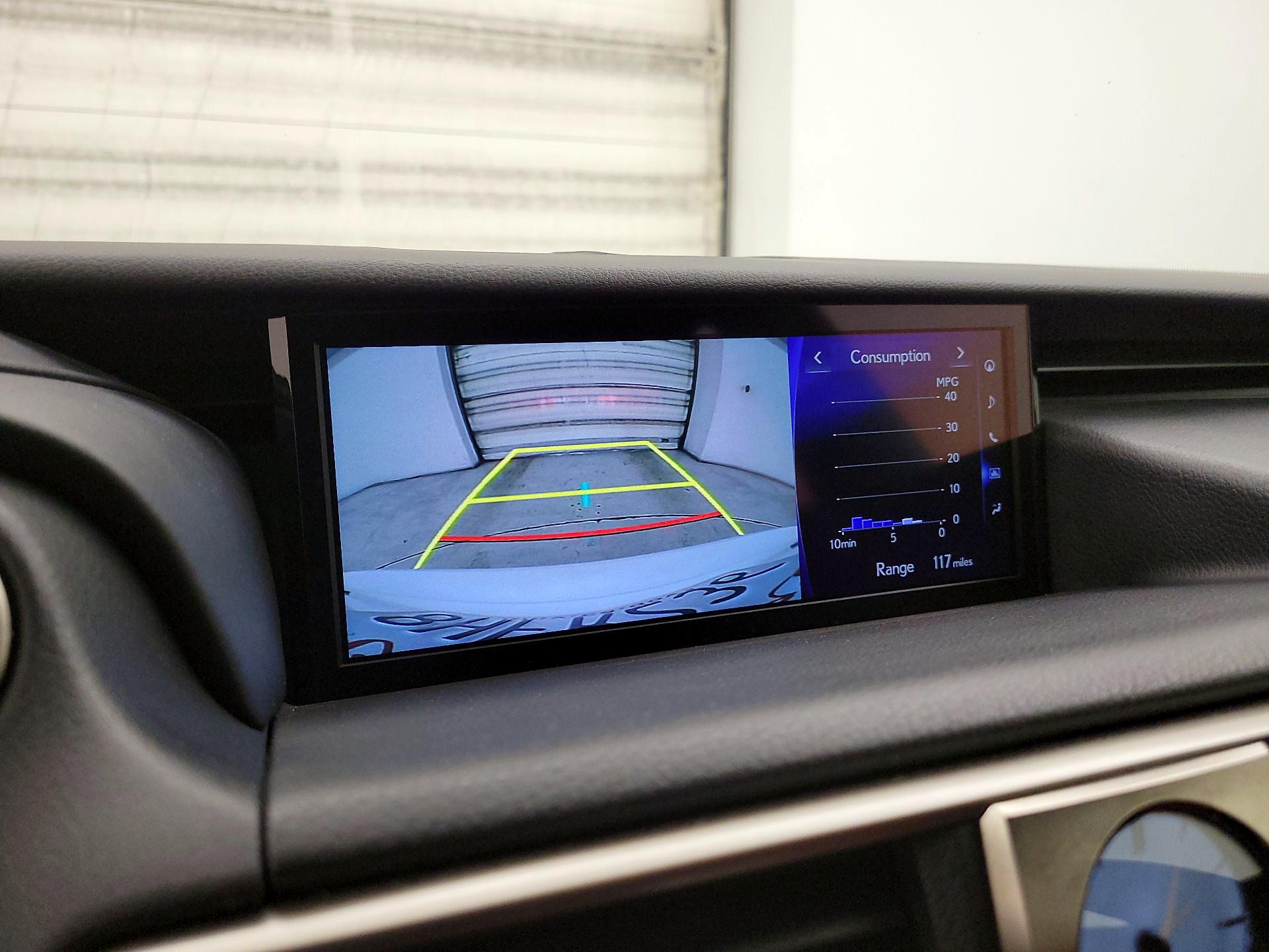 Thumbnail: 2019 Lexus IS - 15