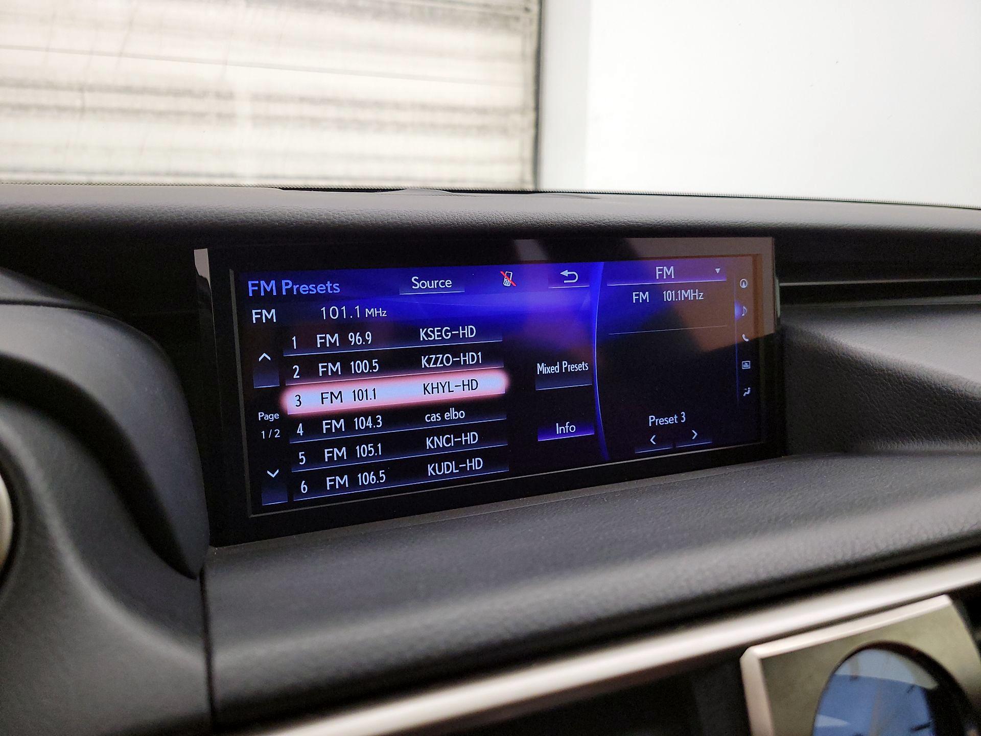 Thumbnail: 2019 Lexus IS - 16