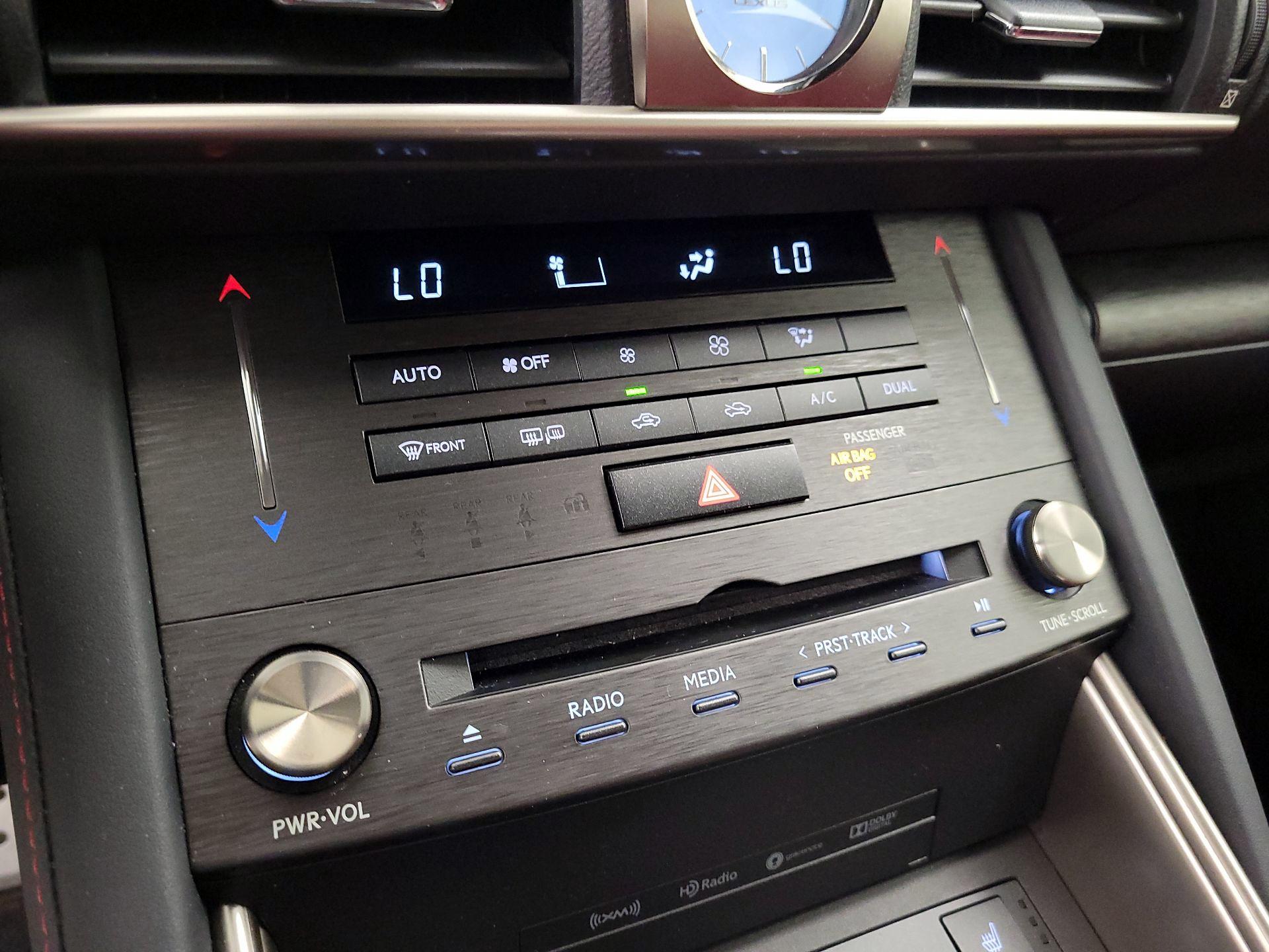 Thumbnail: 2019 Lexus IS - 17