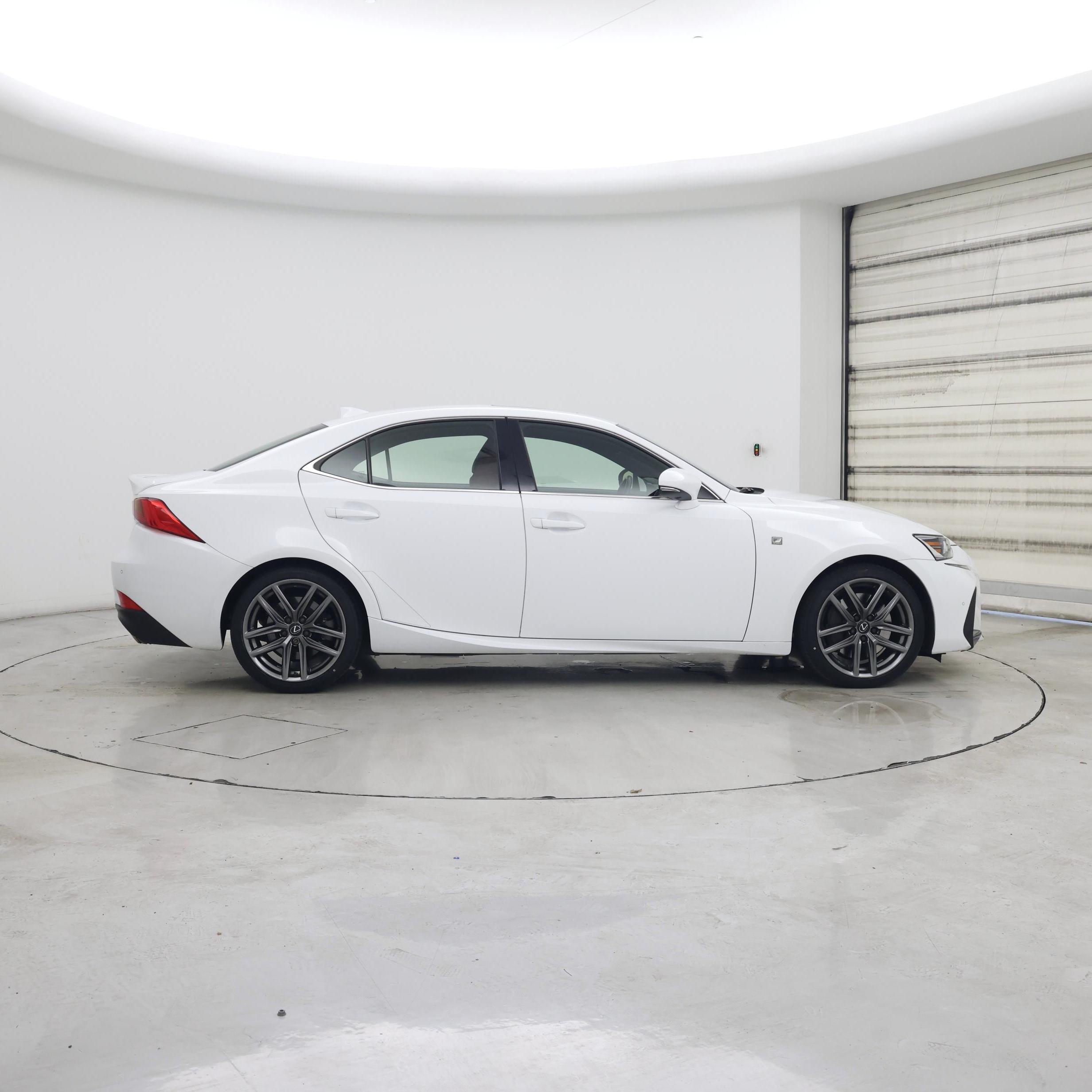 Thumbnail: 2019 Lexus IS - 7