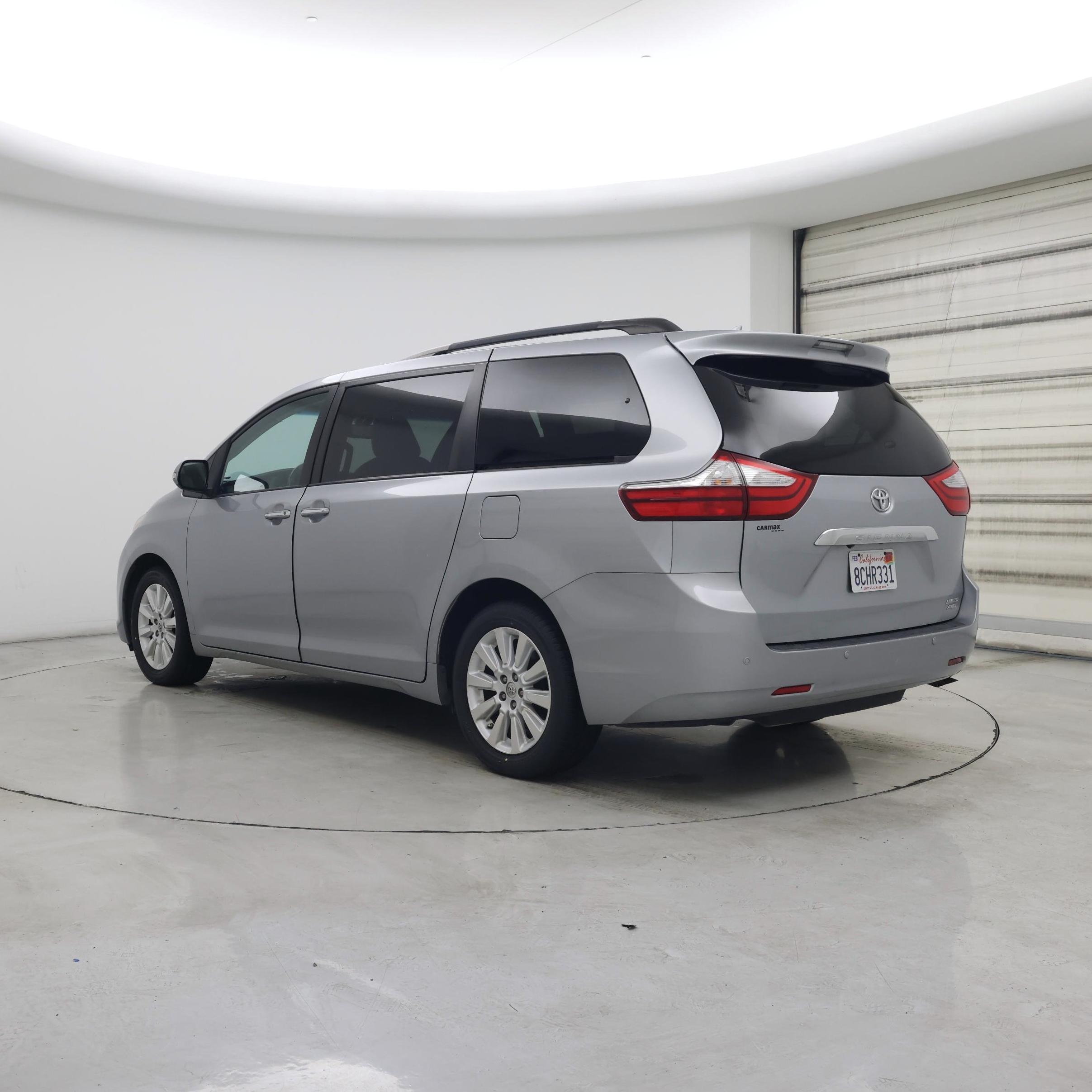 Thumbnail: 2015 Toyota Sienna - 2