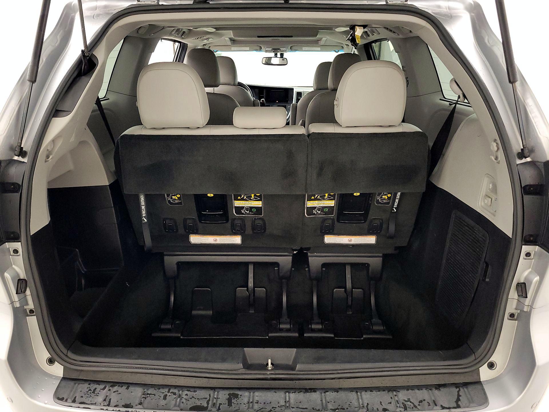 Thumbnail: 2015 Toyota Sienna - 20