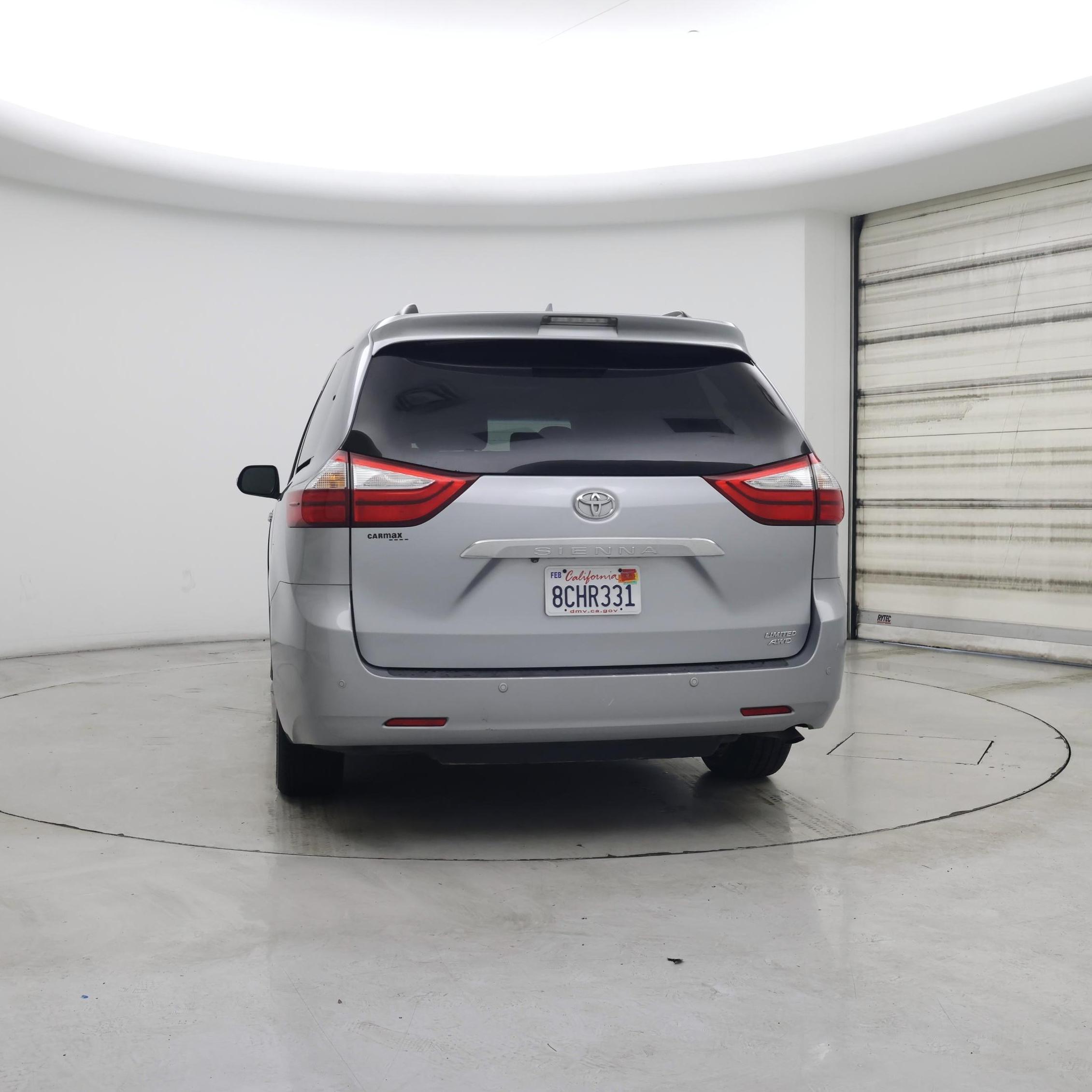 Thumbnail: 2015 Toyota Sienna - 6